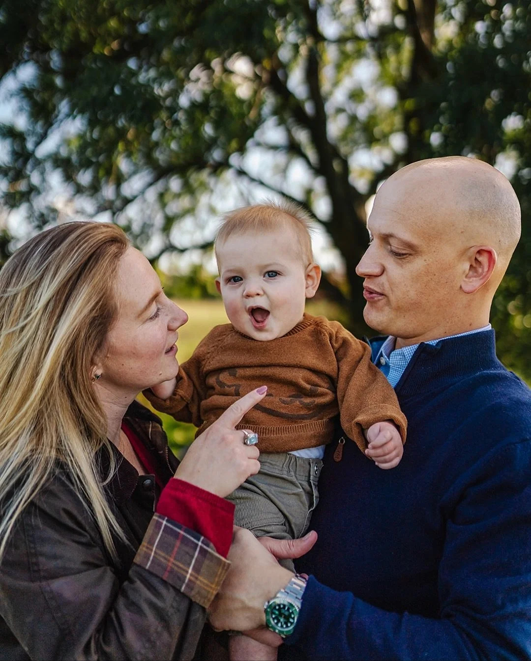 Capture the magic of autumn with a family photo shoot! π It's the perfect time to preserve memories and milestone moments. 
#lifestylefamilyphotographer #familyphotosession #naturalfamilyphotographer #newborns #familyphotographer #somersetphotograp