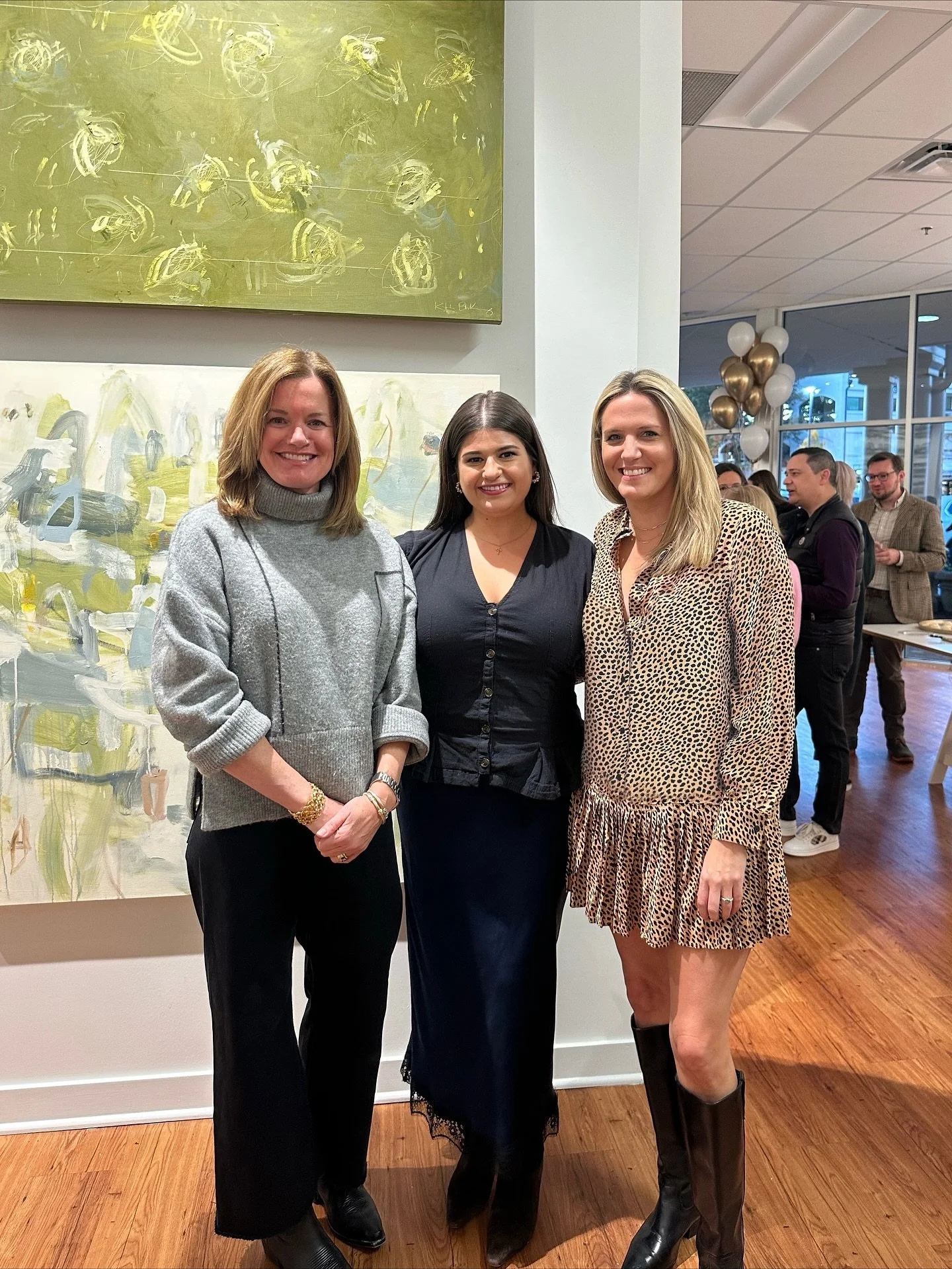 Thinking about our event last week for the Lauren DeLoach Interiors Dollhouse✨ Thank you so much to everyone who came to celebrate! 

The Dollhouse is on view at Gregg Irby Gallery until Tuesday, November 18. Then it gets picked up and will be availa