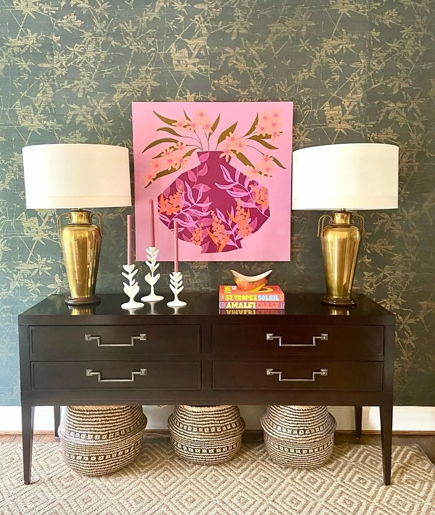 🌸 Wallpaper Wednesday 🌸

Bailey Schmidt&rsquo;s bold colors, solid backgrounds, &amp; crisp lines make her artworks perfect for popping against a fun wallpaper! Swipe to view Bailey&rsquo;s available, original artworks &mdash;> 

&ldquo;Lemon Br