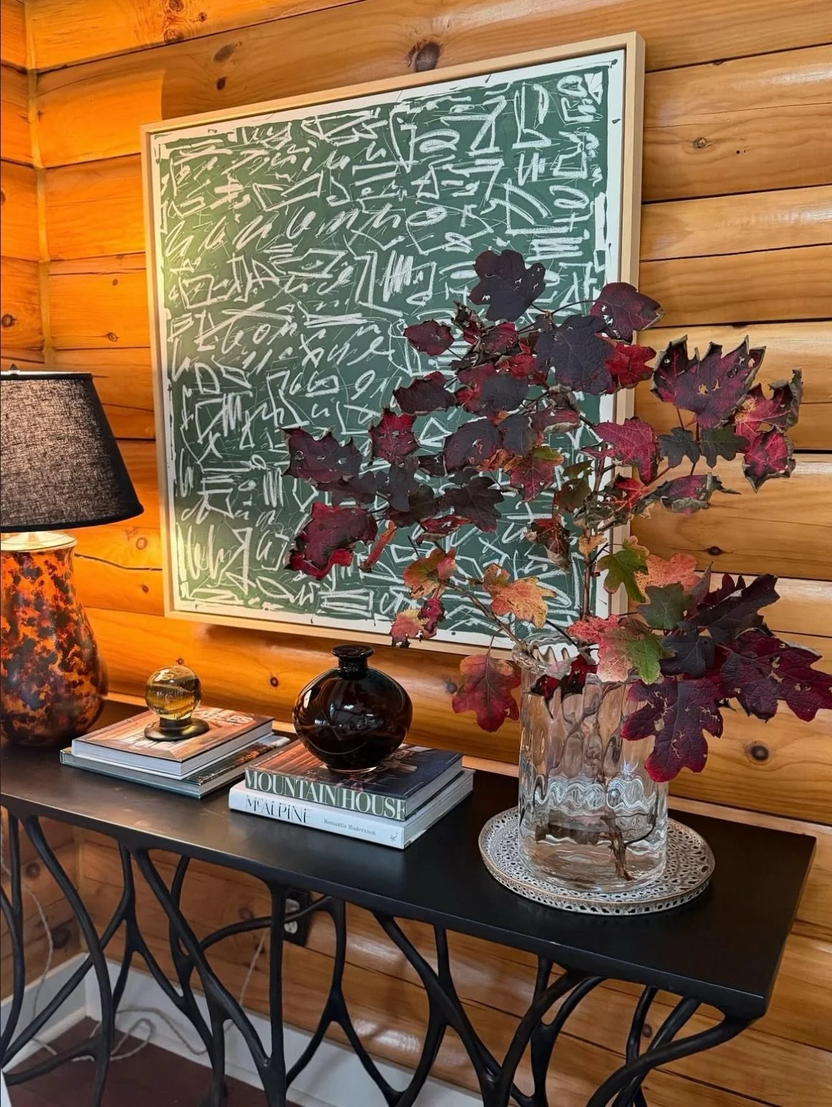 Mountain install inspo featuring this original abstract painting by Caleb Mahoney ⛰️

Curious about collecting an original Caleb Mahoney painting? Swipe to view some of his available artworks.

For more information on his upcoming collections, commen