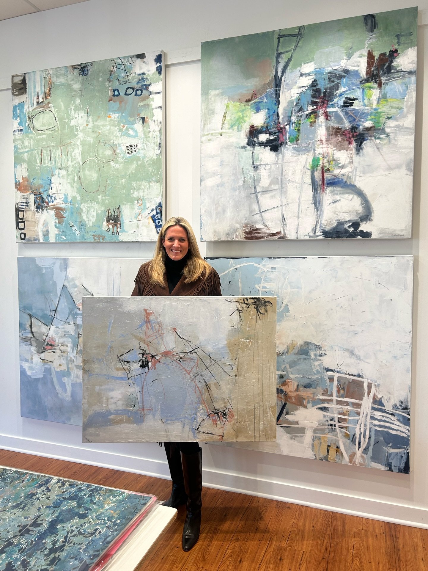 It&rsquo;s so easy to fall in love with love with Toni Swarthout&rsquo;s original abstract paintings 💙

Toni Swarthout is an artist based in Nashville, TN. Inspired by movement, intuition, and layered emotion, her artworks are available for purchase