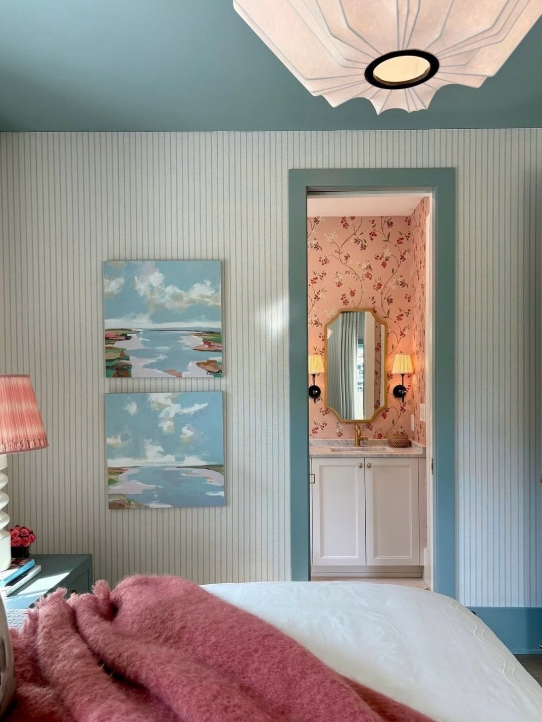 We love how perfect this pair by artist Ritva Porter looks in this space &mdash; designed by @bentonparkerdesign for the 2025 @serenbe Designer Showhouse!! Ritva&rsquo;s artworks, through their dusty colors and connections to nature, add to the vibra