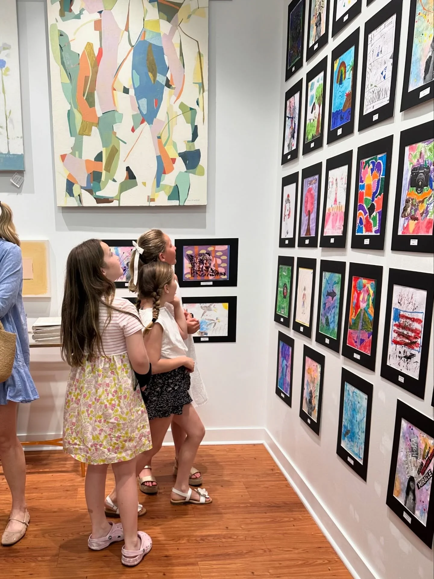Such a great event last Sunday showcasing the works of Second Graders from Morris Brandon Elementary School! These students (and future professional artists) were inspired by the techniques of GIG artist @nancybwestfallartist and led by their amazing