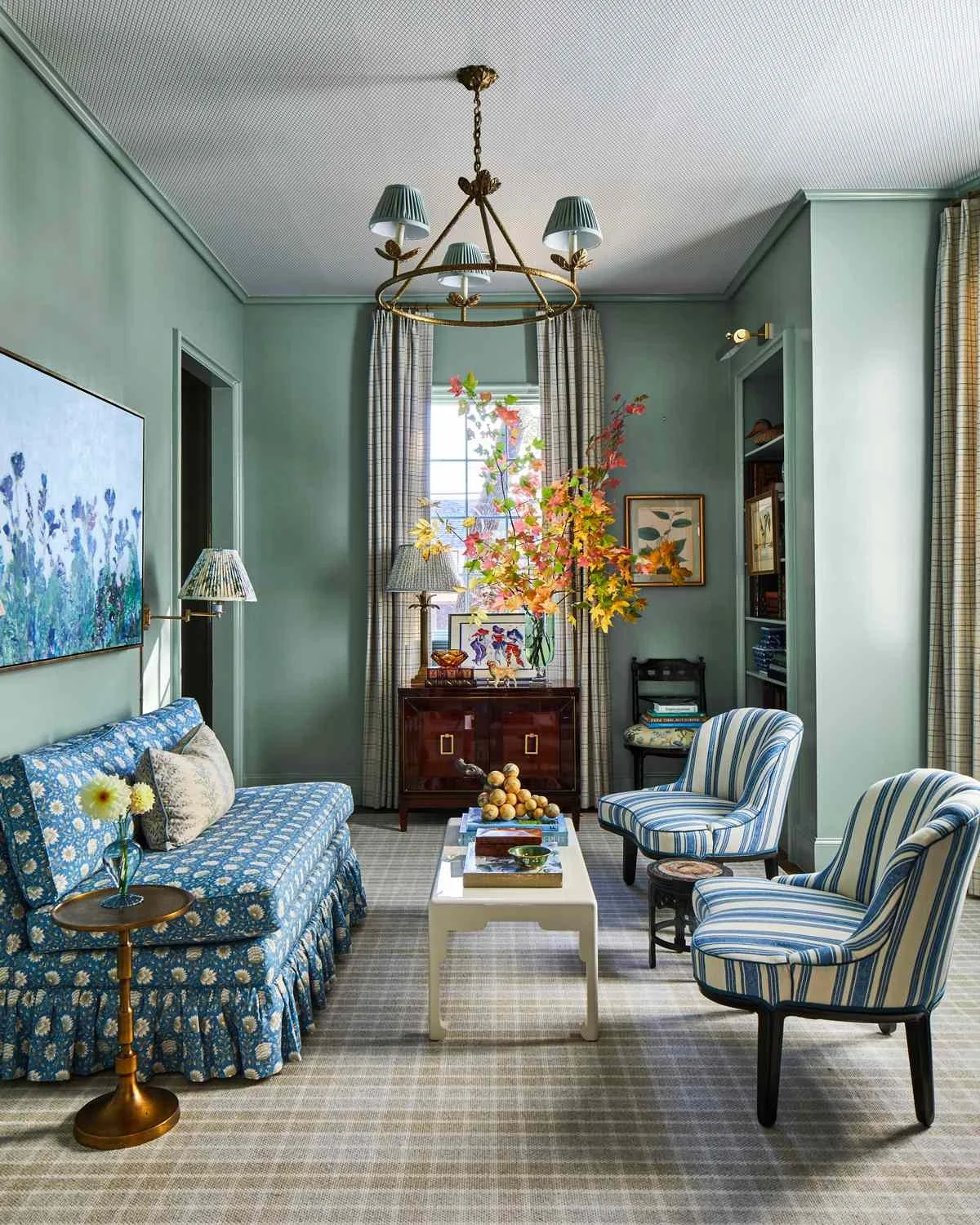 Sara Cameli  
Design by Hundley Hilton Interiors  
Photography by Laurey Glenn