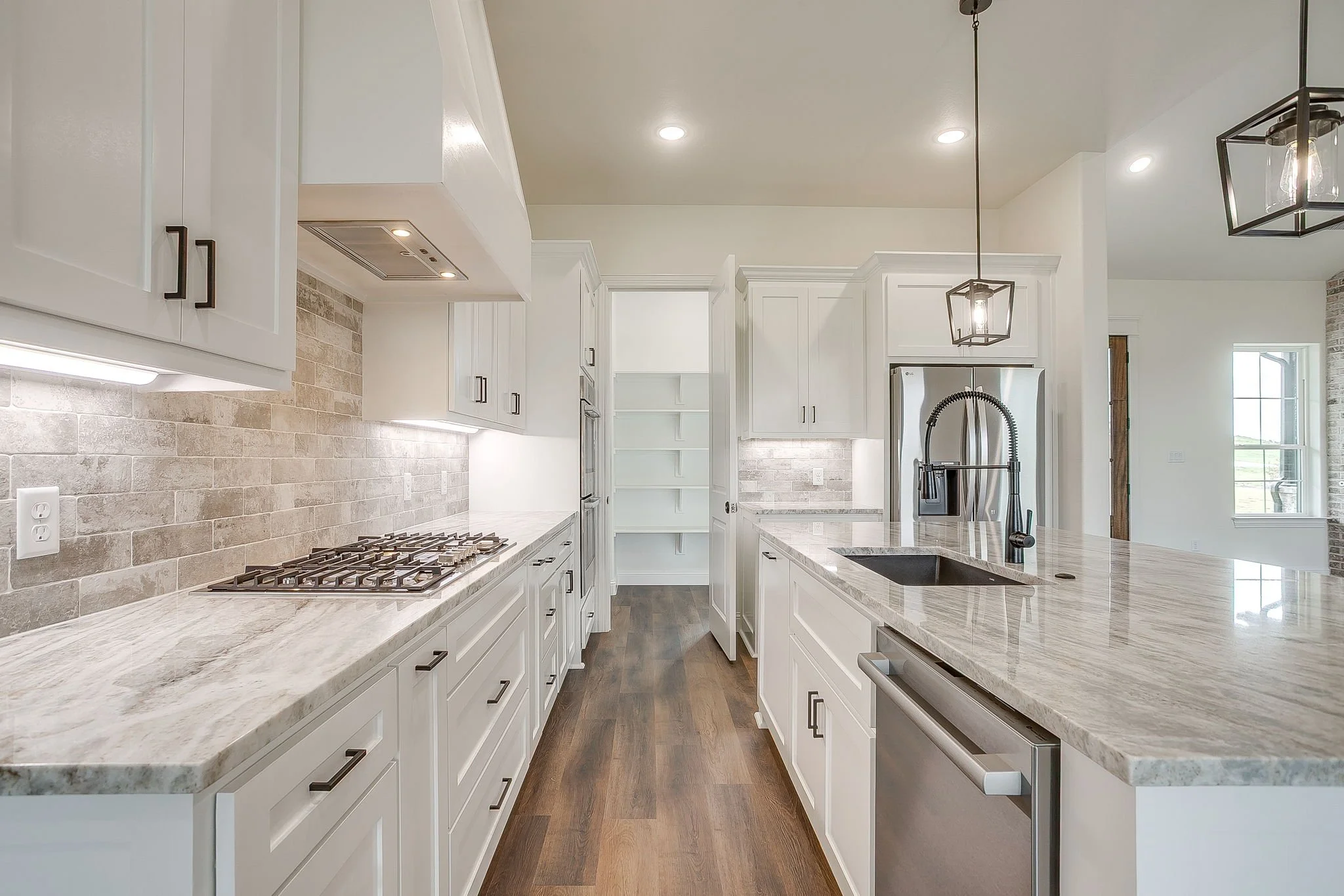 1034 Kingsley Ct (18 of 45).jpg