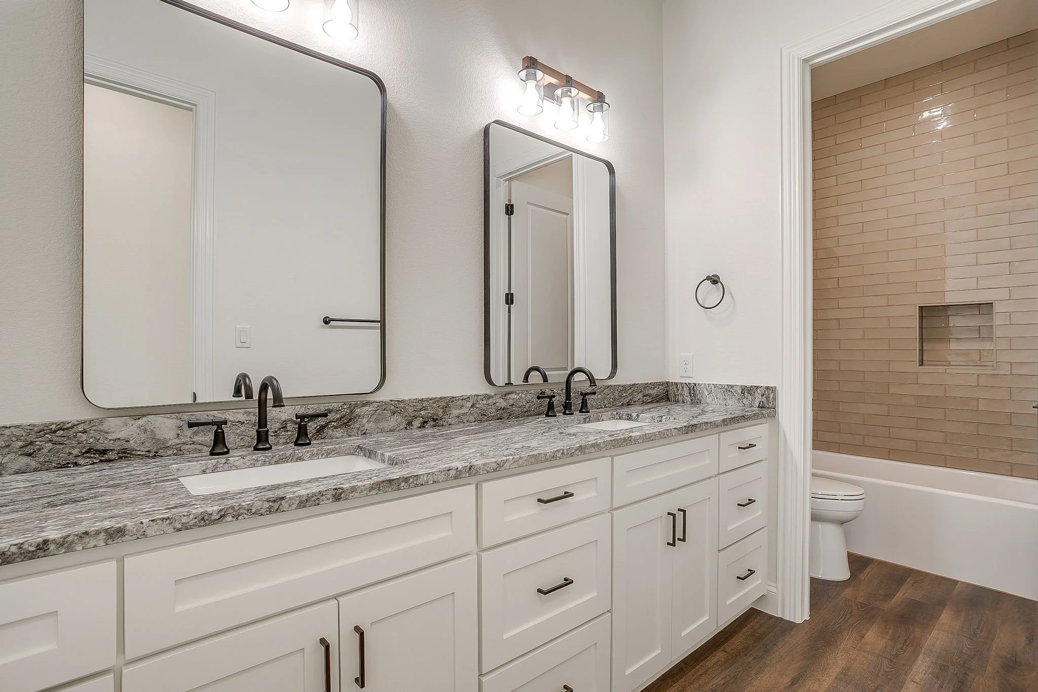 1034 Kingsley Ct (41 of 45).jpg