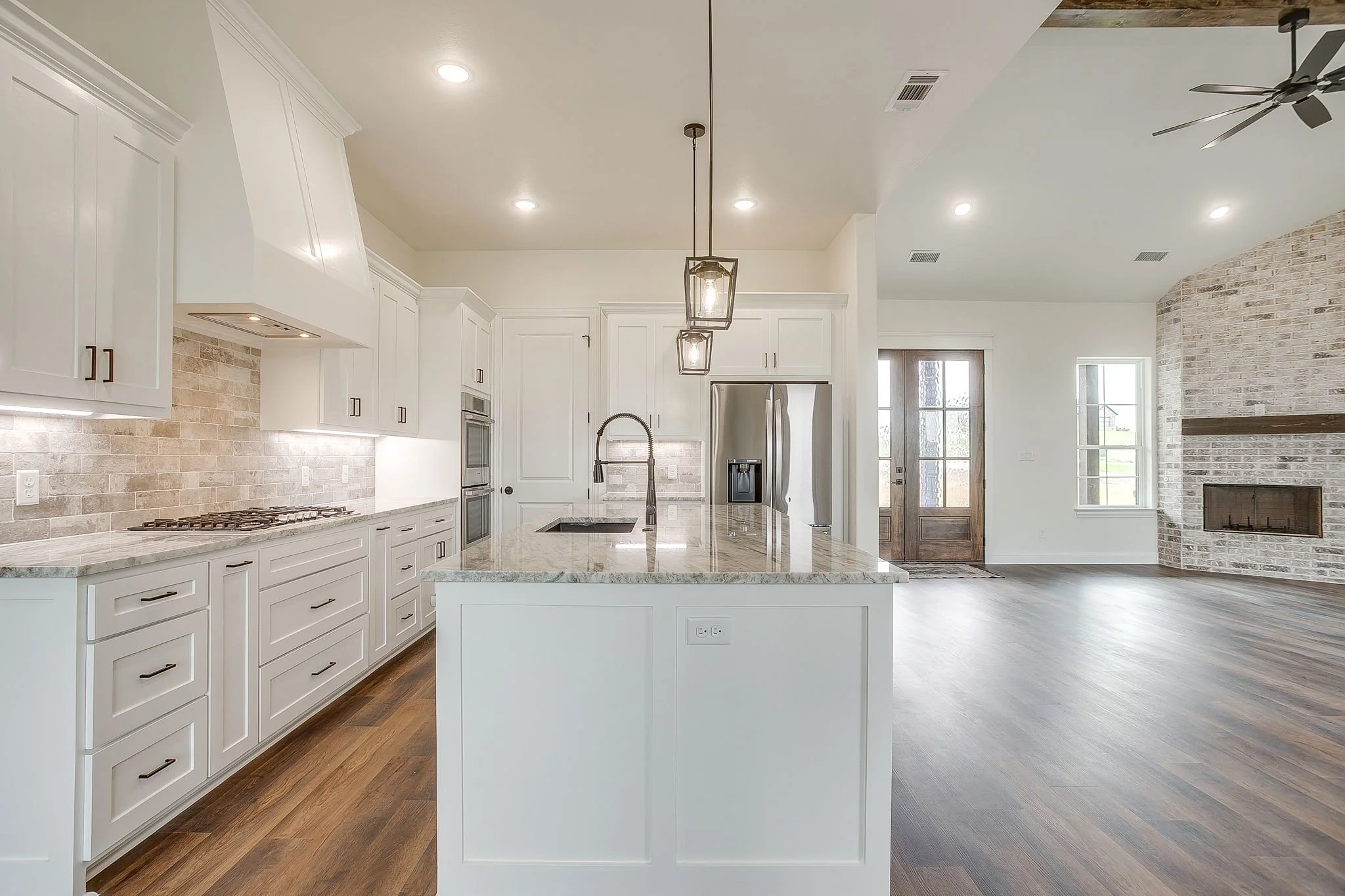 1034 Kingsley Ct (16 of 45).jpg