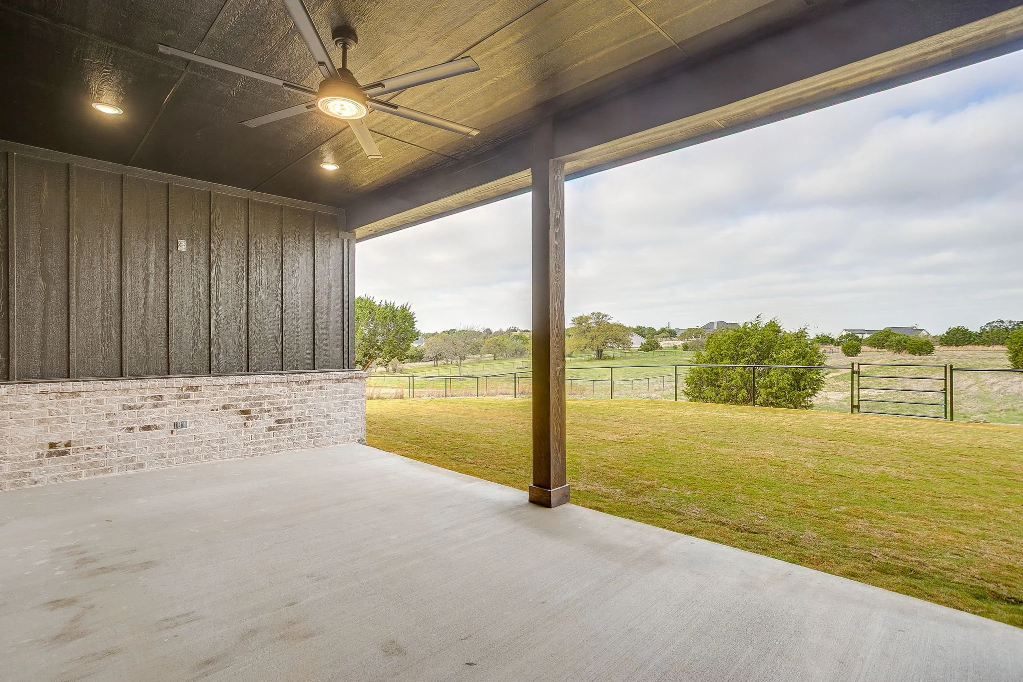 1034 Kingsley Ct (43 of 45).jpg