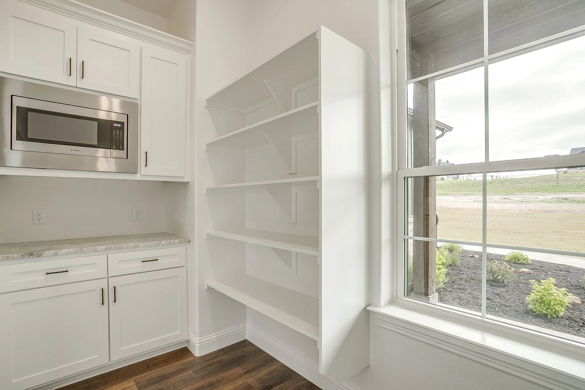 1034 Kingsley Ct (23 of 45).jpg