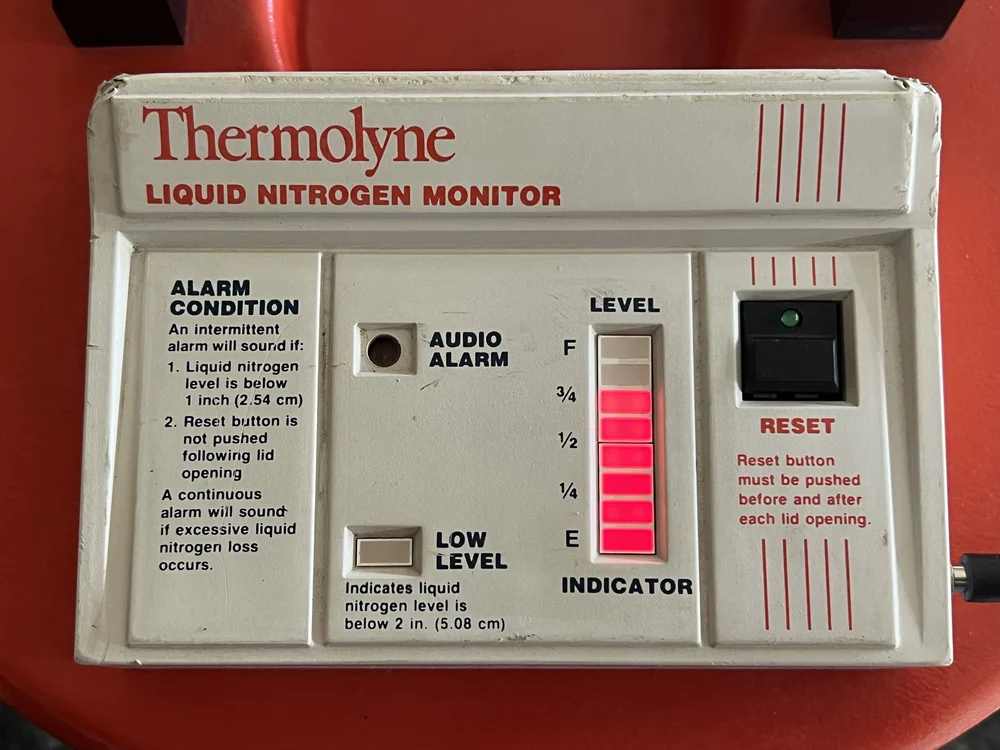 Thermo Locator 6 Plus Cryo Vessel with ultrasonic monitor — Lab