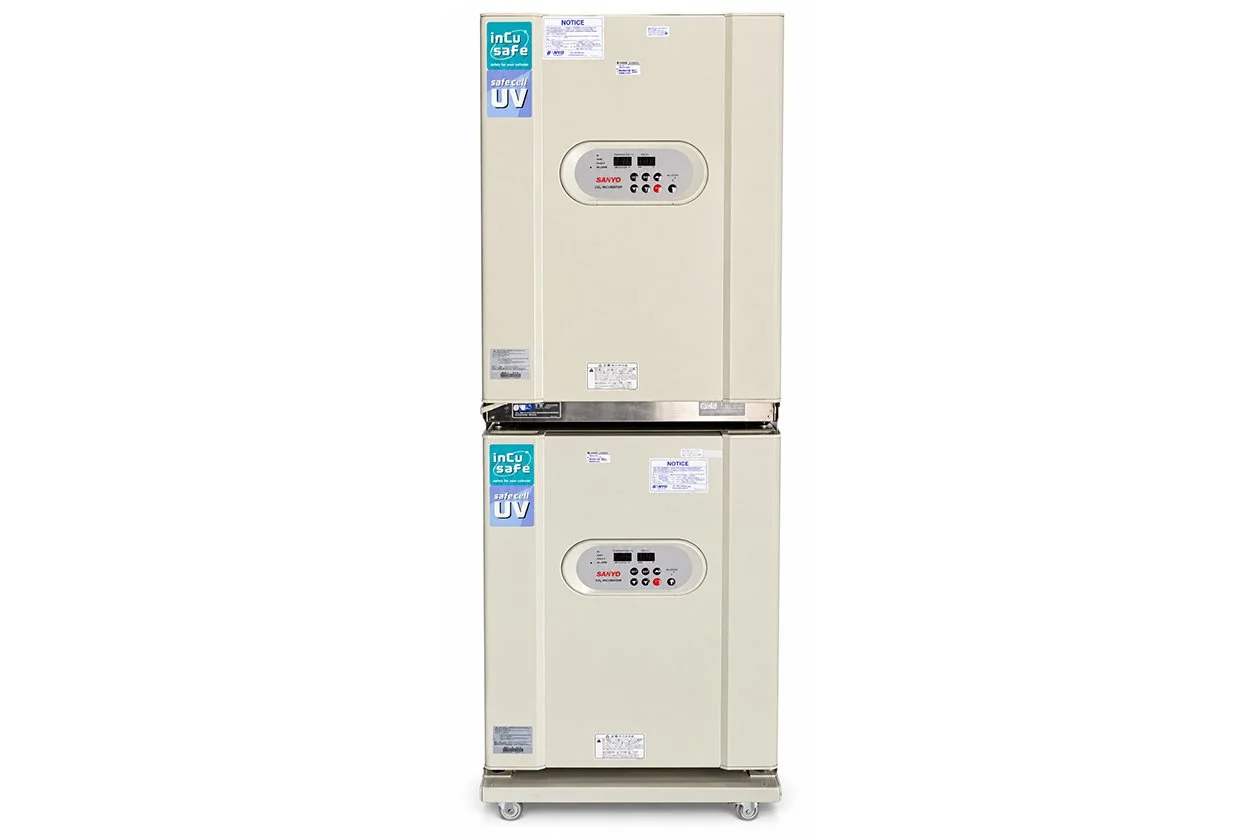 Sanyo MCO-18AC CO₂ Incubator Double Stack – 170 L Each – UV Equipped
