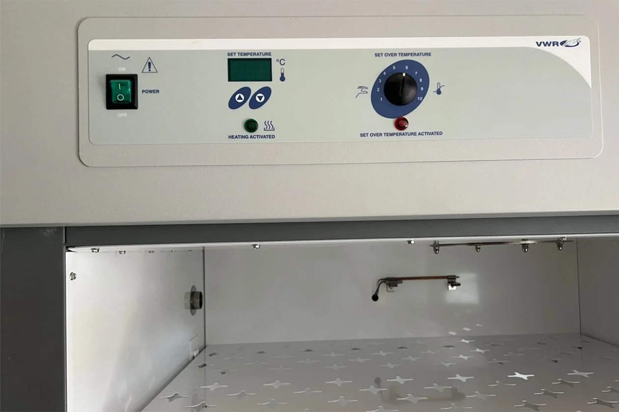 VWR Incubator_Model 1925A_7.jpg