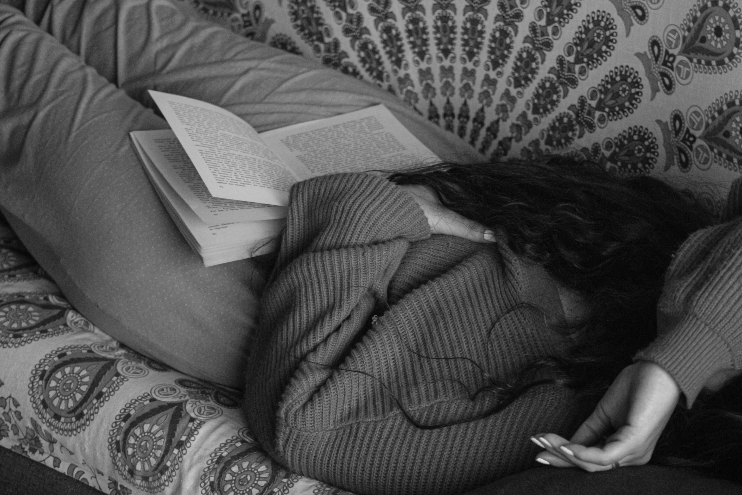 Emotional Romance Books (When You Need Some Romance Books to Make You Cry 🥲)