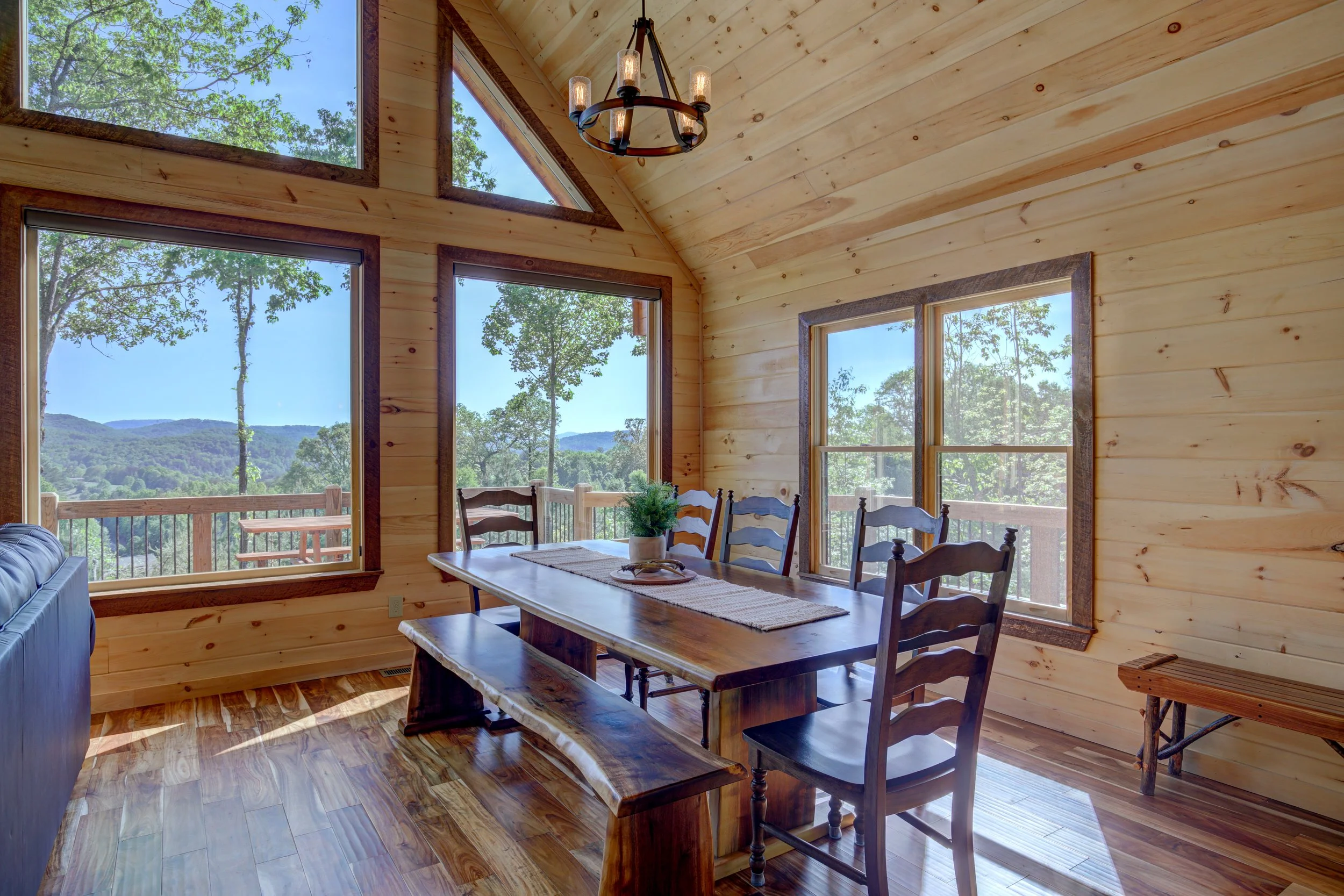 2 High Meadow Ct-4.jpg