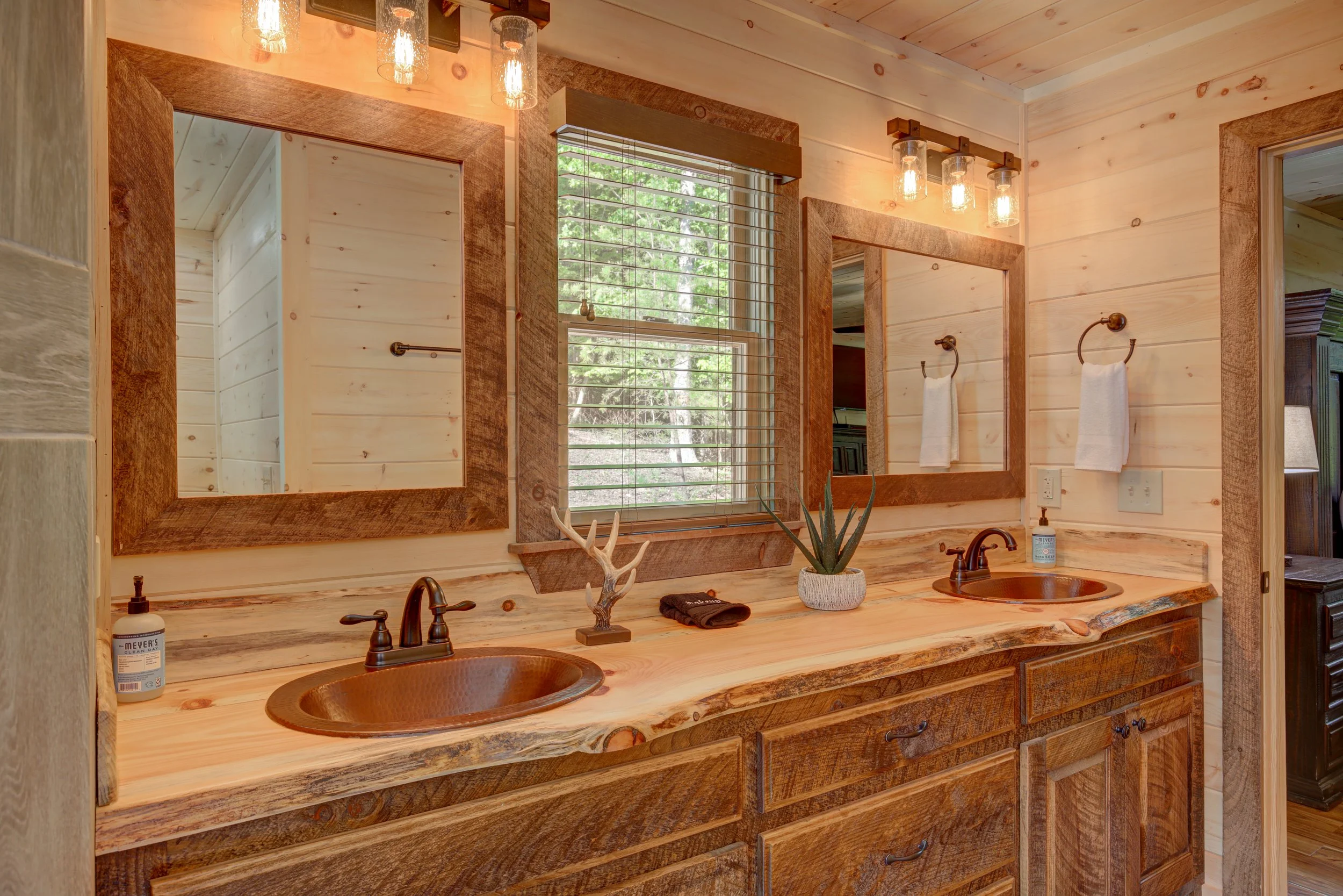 2 High Meadow Ct-16.jpg