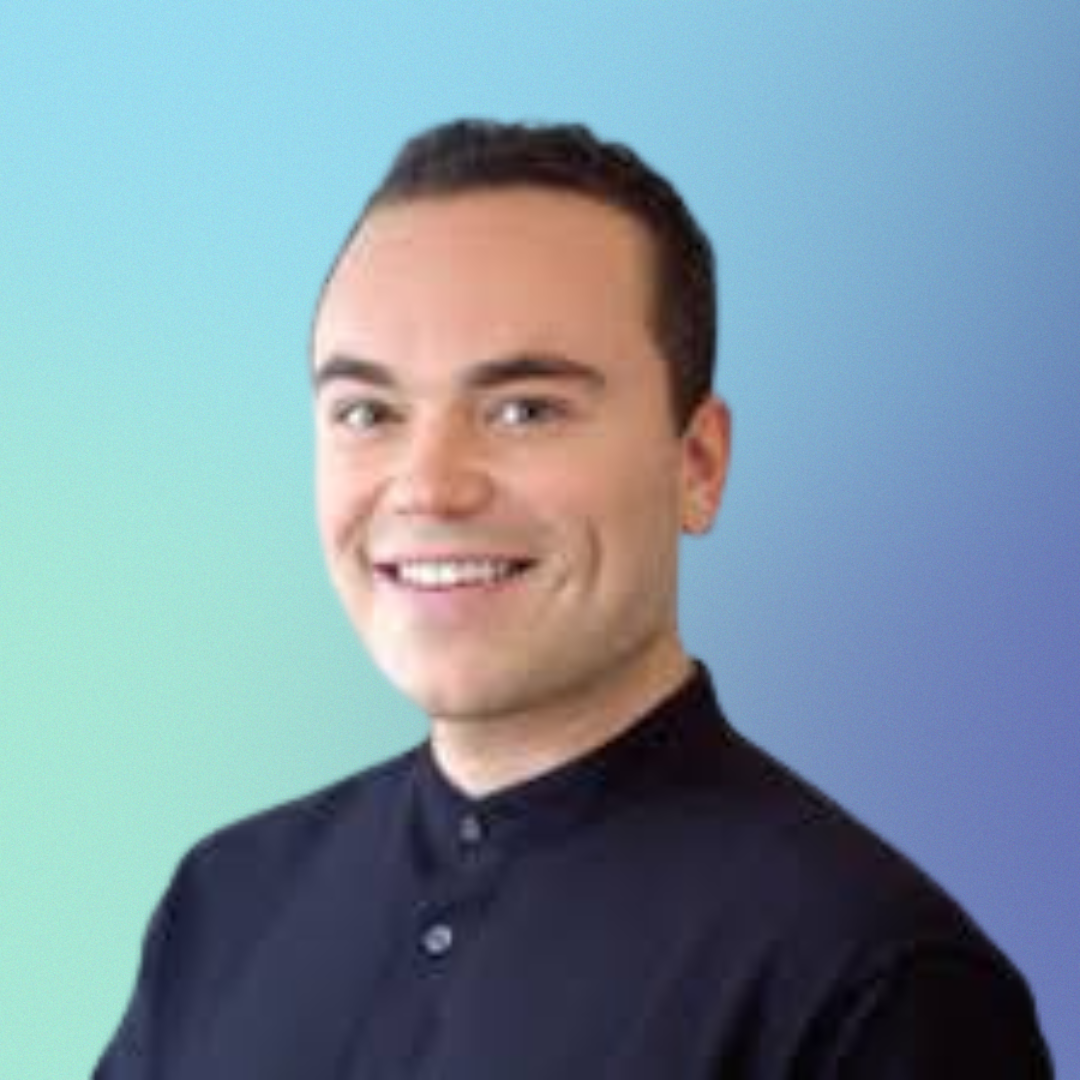 Thomas González Roberts, Aerospace Engineering and International Affairs