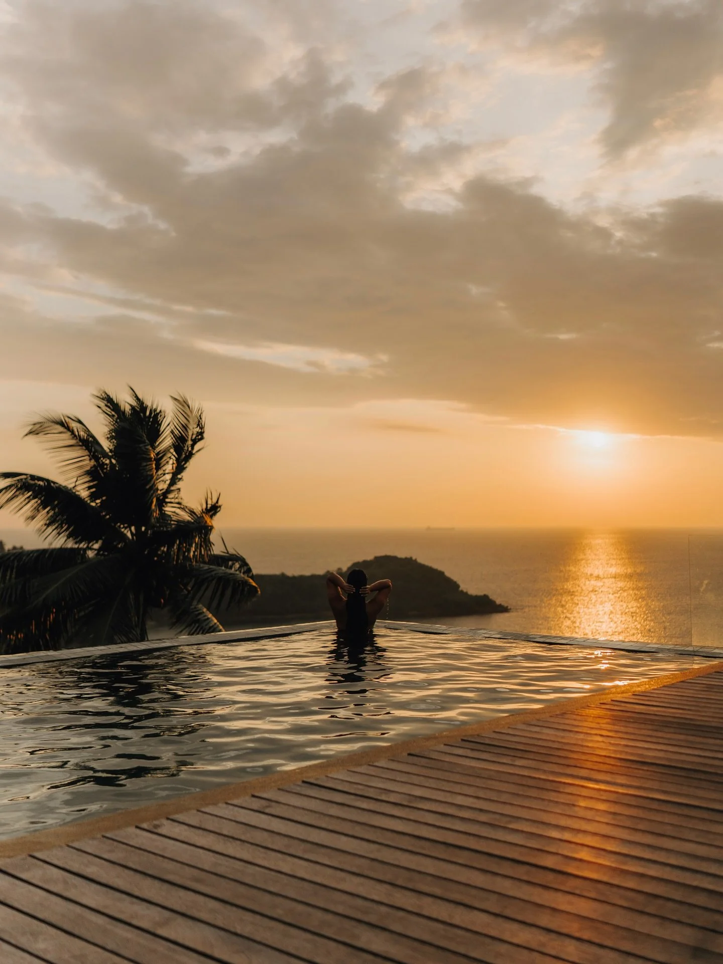 looking back at rooftop vibes in sri lanka | golden hours above the ocean 🧡💭
