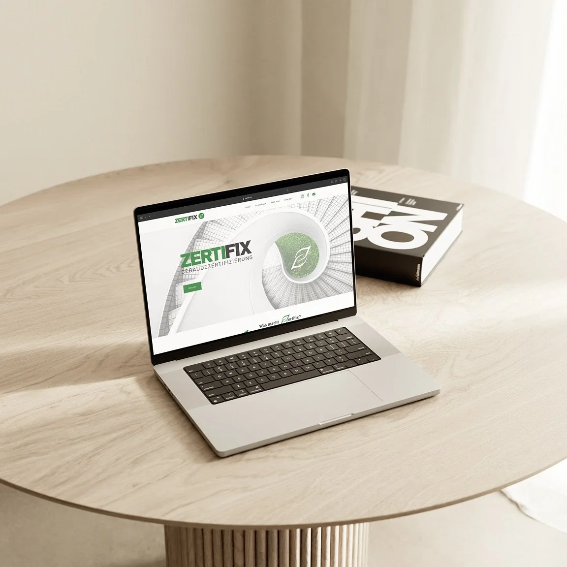 Du brauchst eine Website, die zu deiner Marke passt? Ich gestalte das Screendesign und setze auf Wunsch die gesamte Seite um. 🖥️

projekt:
website f&uuml;r @zertifix.at 
screendesign &amp; umsetzung | @designmatzer 

F&uuml;r dein Unternehmen entwic