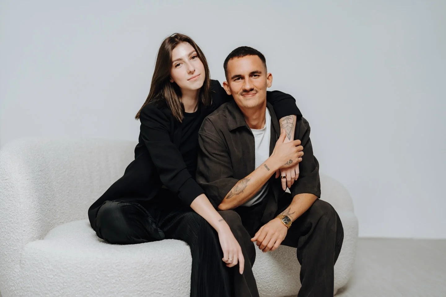 studio shoot w/ @thebeautykate &amp; @fineartniedermueller 

Danke euch f&uuml;r euer Vertrauen!🤍 

photo by @sarahmatzerphotography 
studio @studio.6c