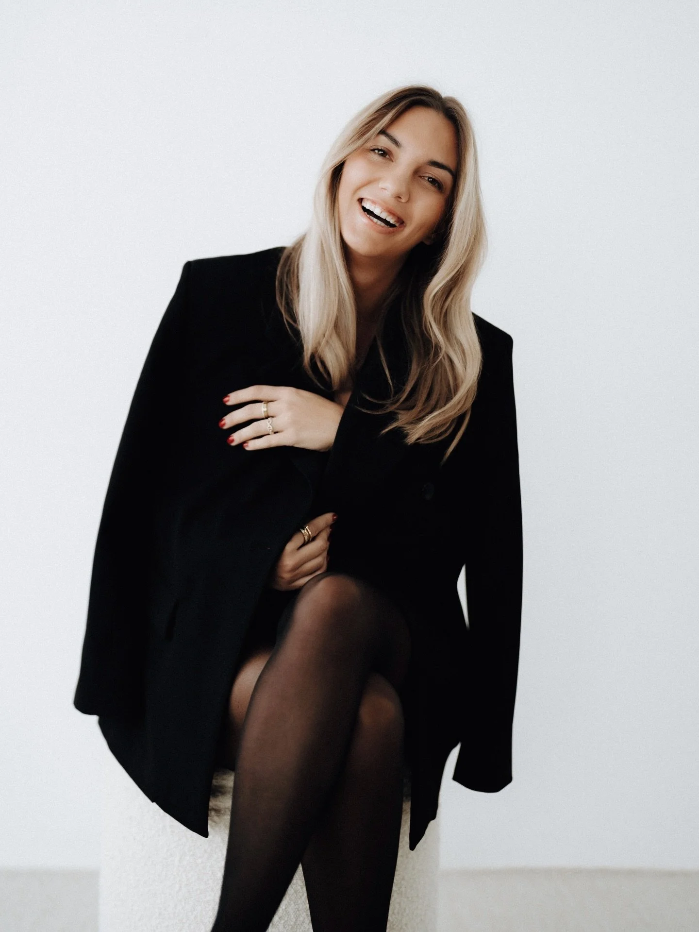 studio moments. w/ @leo_lorentschitsch 

Danke f&uuml;r dein Vertrauen! Es war sehr sch&ouml;n mit dir im Studio. 🤍

photo by @sarahmatzerphotography 
studio @studio.6c