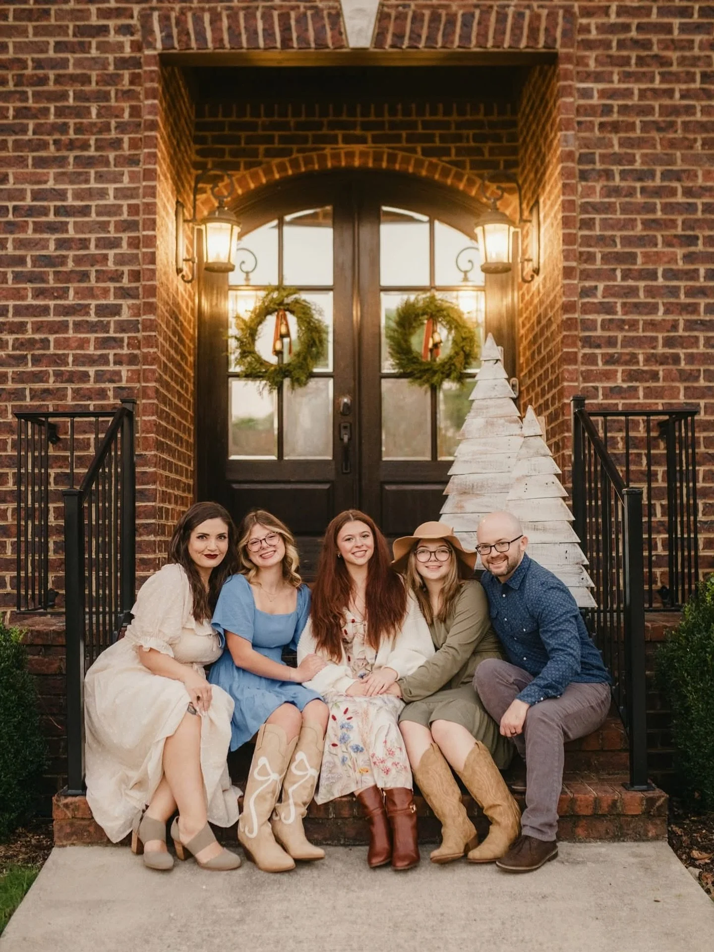 Loved that this mama brought this idea to do pics at the house - so special 🥹