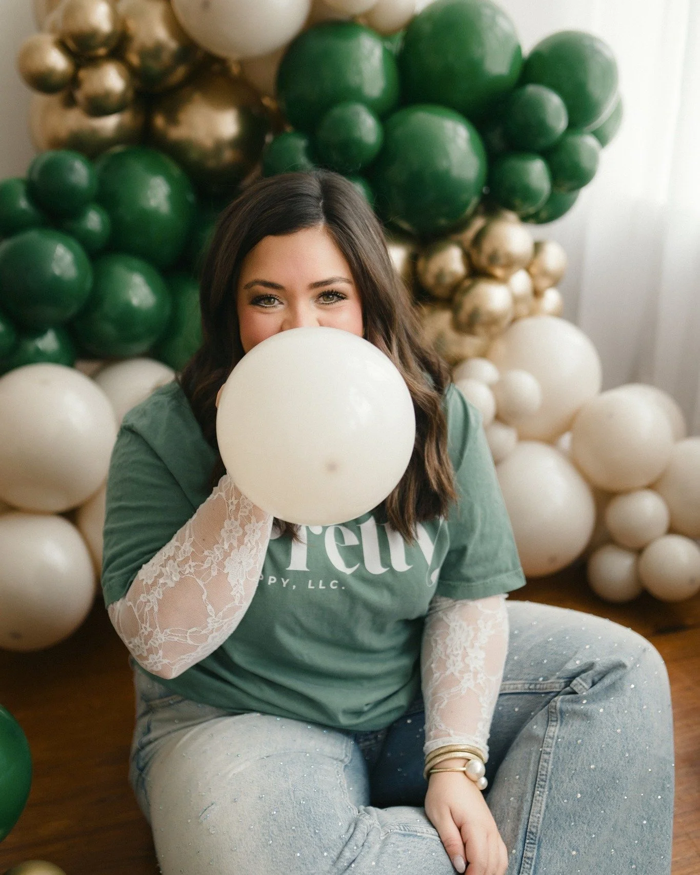 Y'all know how much I love balloons...I have been obsessing over every single balloon garland and setup this lil lady has made for a long time, and was so happy to do this session!! Now go book her for all your balloon needs! @pretty_poppy_llc