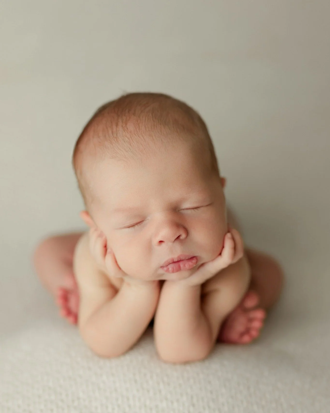 This little guy is literally A DOLL. He looks like a reborn baby doll. SO CUUUTE!! There's no doubt I saw "awww" and "ooooh" at least 10x editing this session!