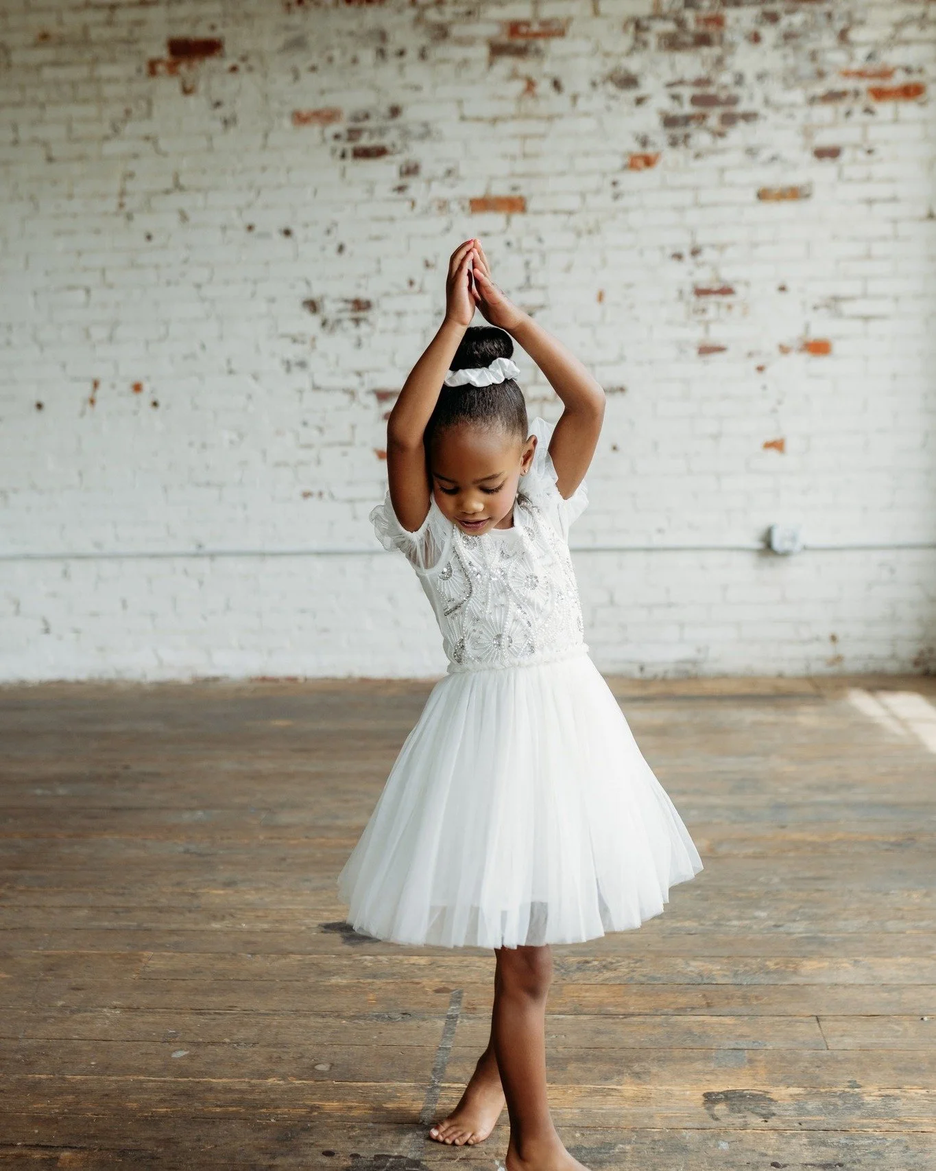 Little Miss was SO cute for her dance session - the last pic is her boogy-ing so hard! My fav!! ;)