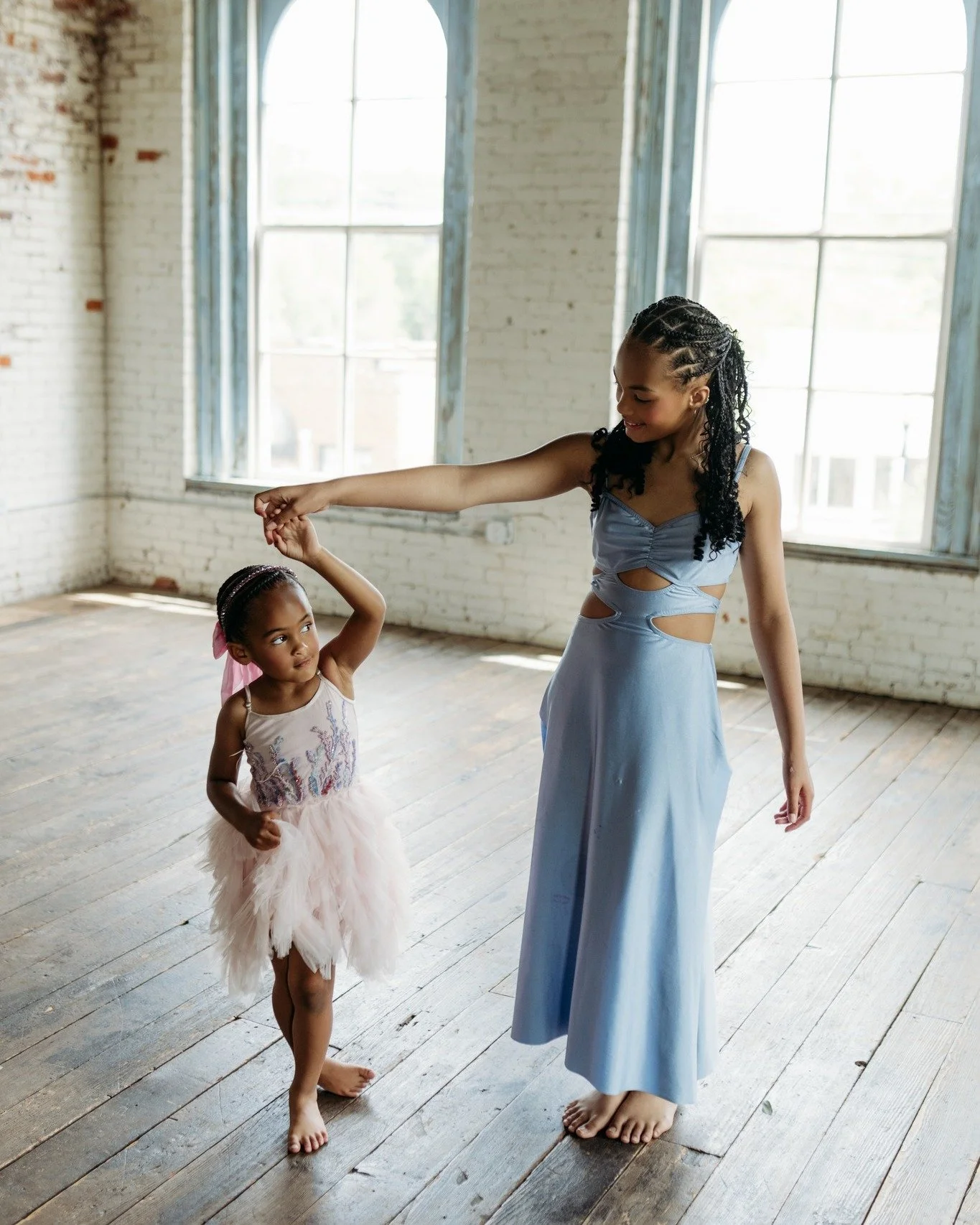 The sweetest sisters. Love this dance photo tradition so much!!