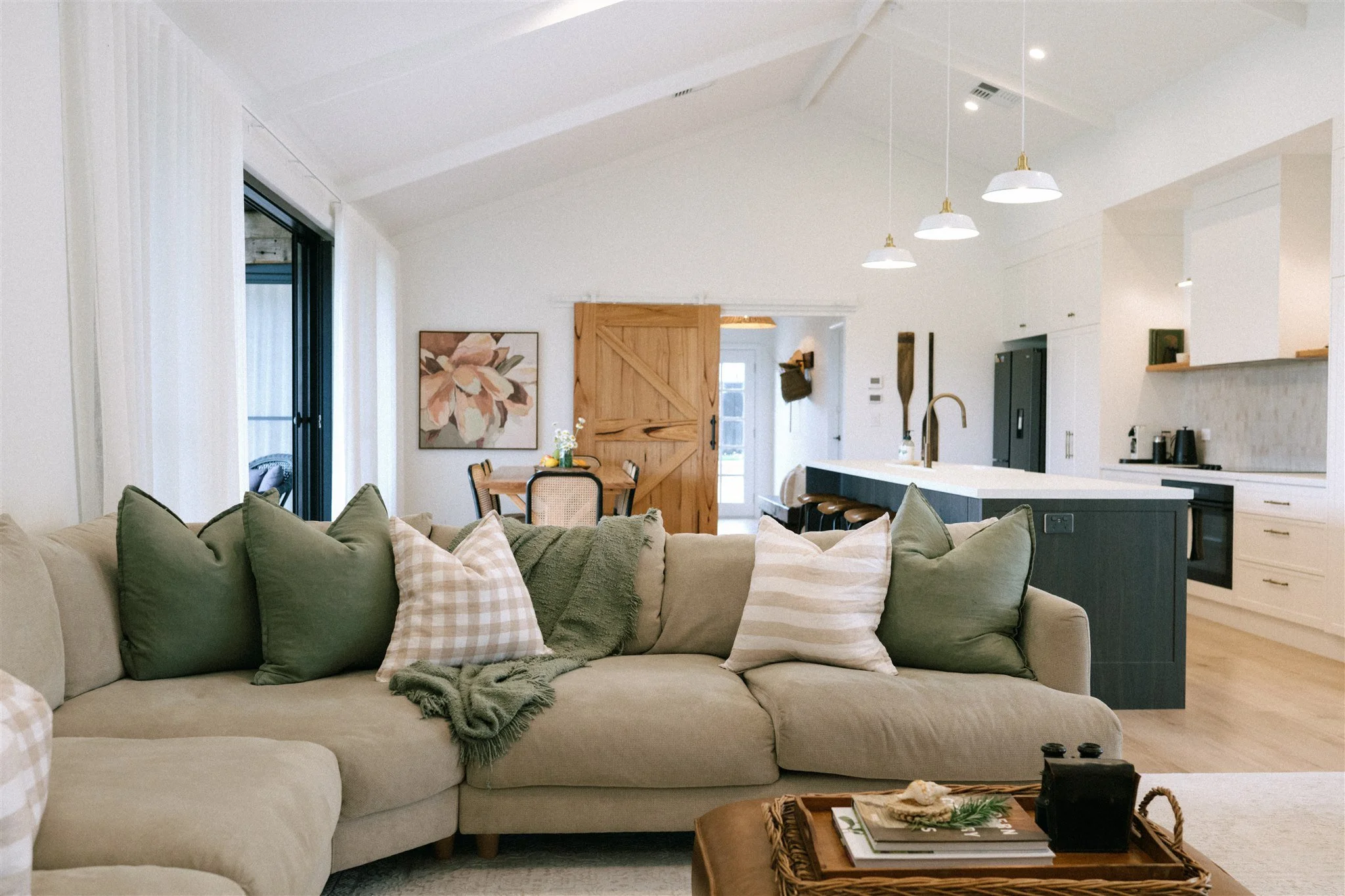  Cosy living Room at Kookaburra Beachhouse 