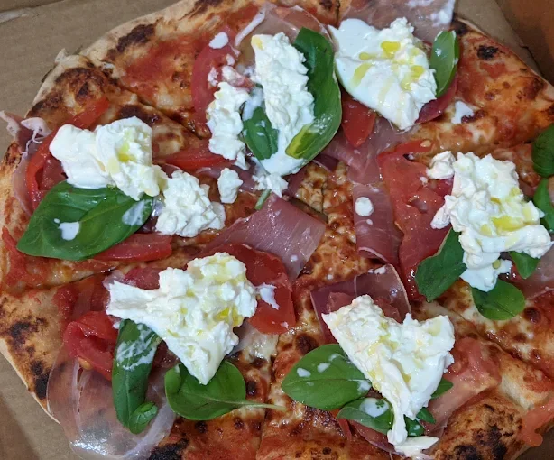 3-day slow-rise, hand-stretched Italian pizzas, available dine in or takeaway.