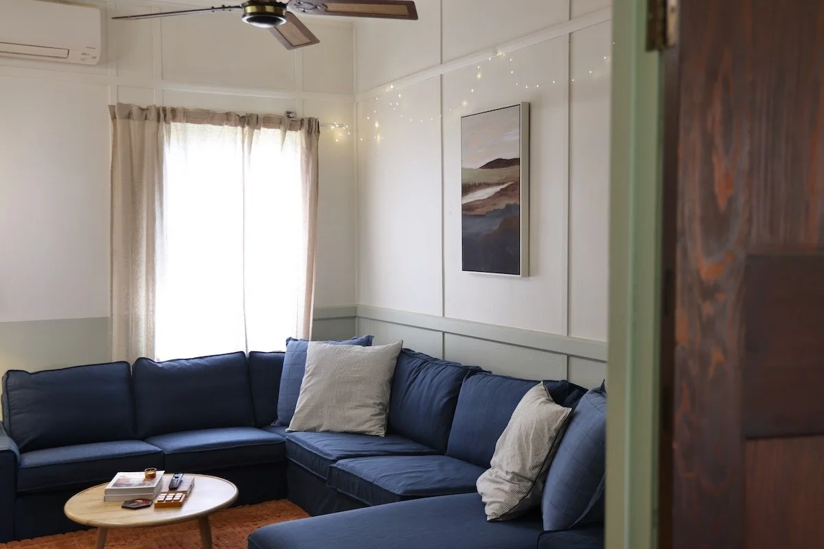 Cosy living room, 8 seater sofa and Smart TV