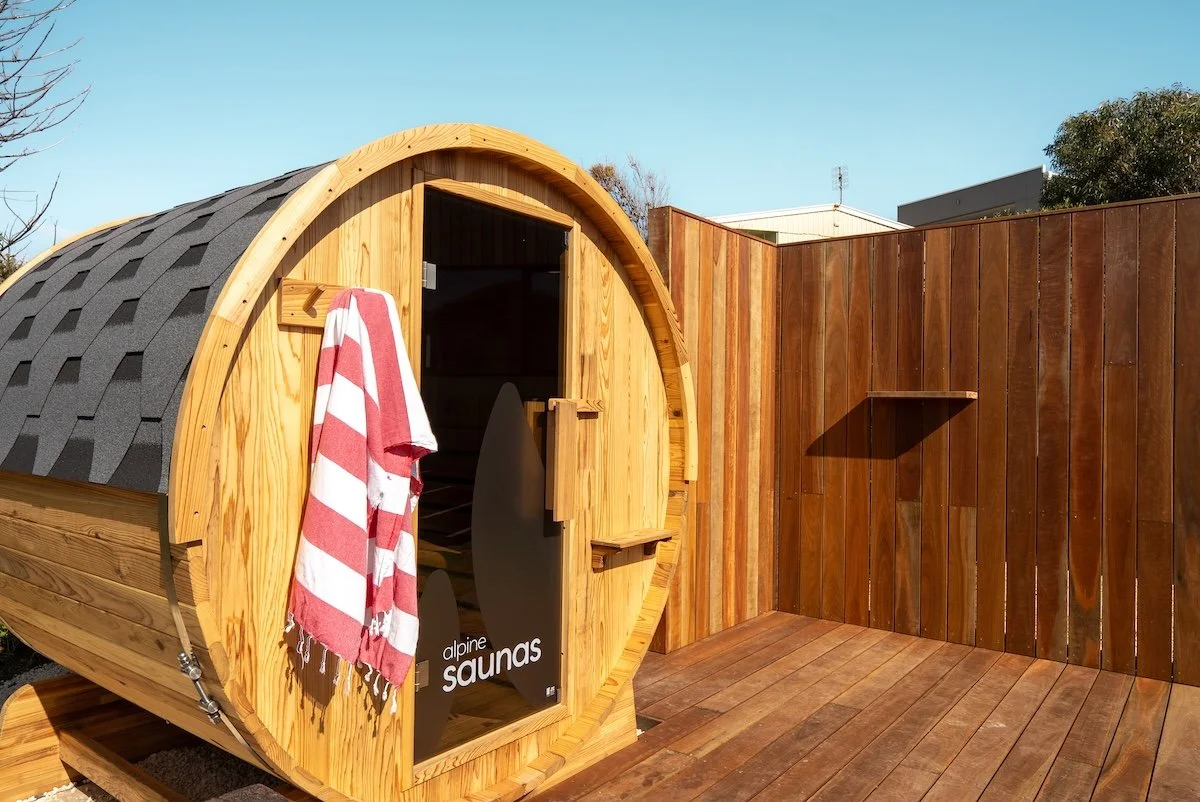 Hot stone Sauna and outdoor shower