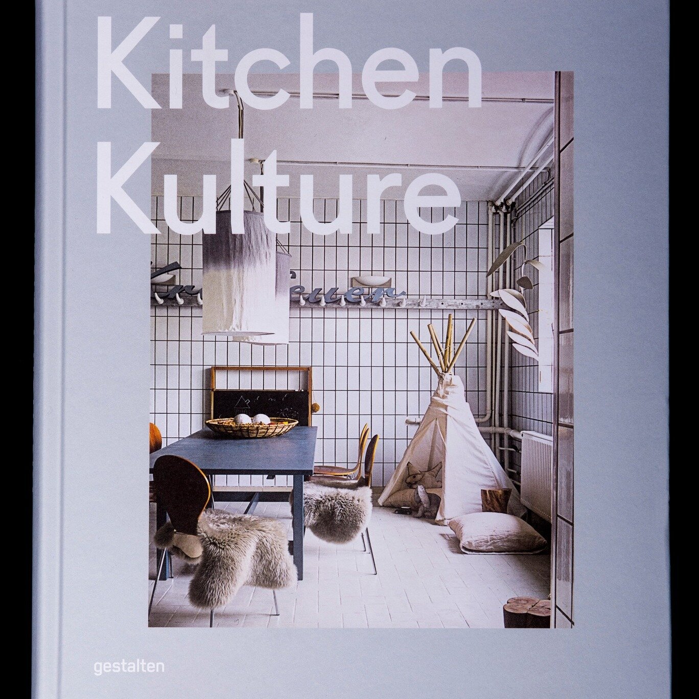 Maison Project | Featured in Kitchen Kulture by @gestalten 

#KitchenKulture #designerkitchens #designerkitchen #gestalten #australianinteriordesign #sydneyinteriordesigner #interiordesigners #interiordesignideas #interiordesign #interiordesignersydn