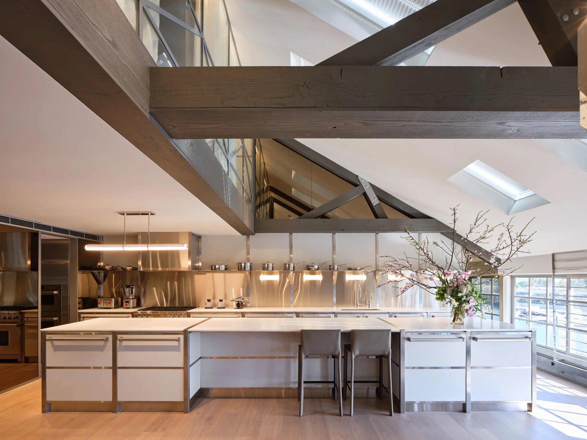 Luxury Kitchen Design - Woolloomooloo Wharf Apartment - Stewart + Stewart Interior Design