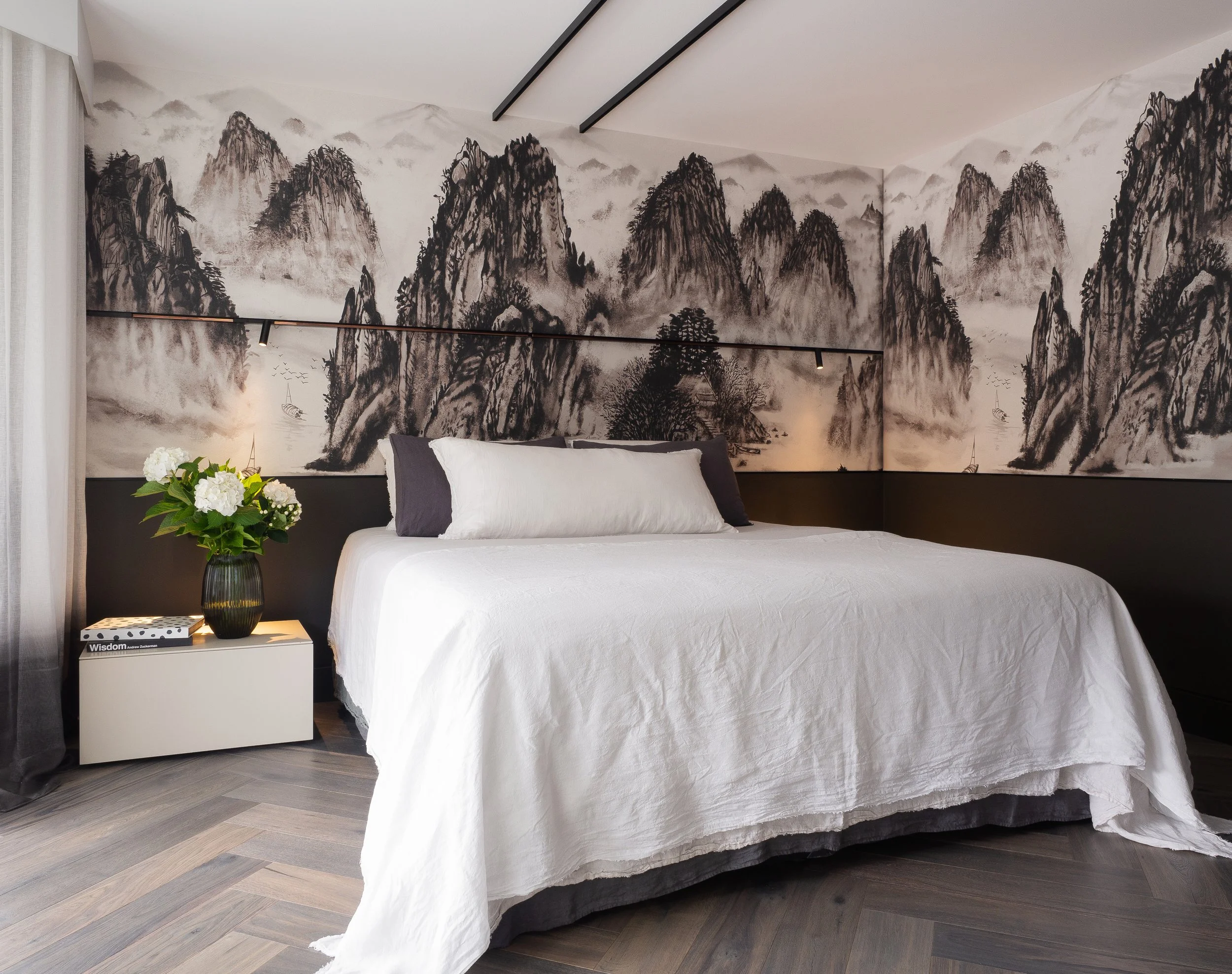 Bedroom Design Coordonne Wallpaper - Stewart Stewart - Sydney Interior Designers