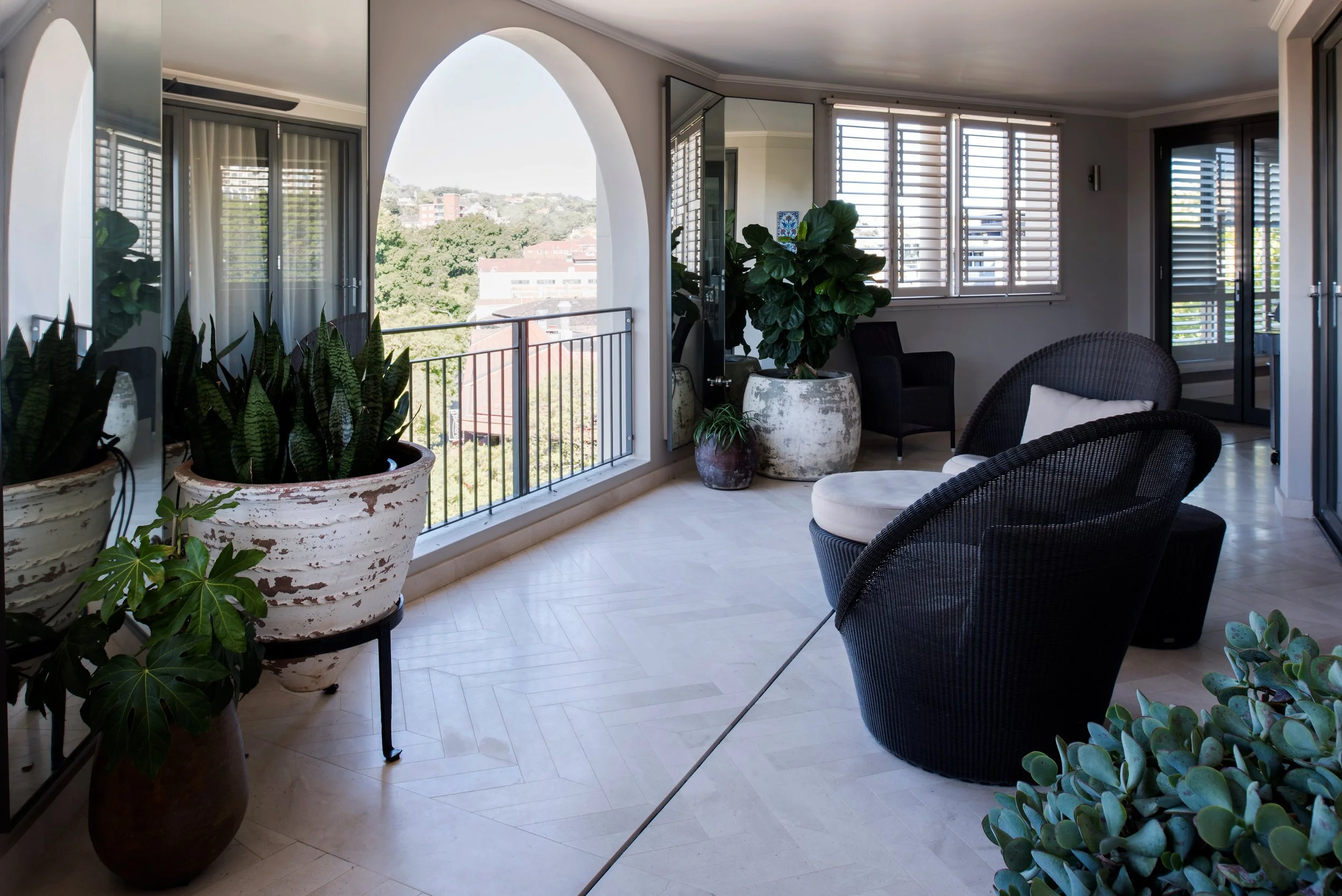 Luxury Apartment Renovation - Stewart + Stewart - Double Bay Interior Designers