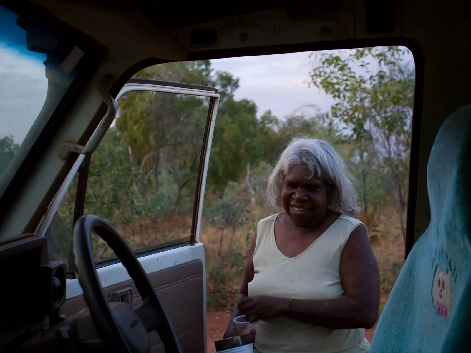 Annie-with-bush-medicine.-Jarlmadangaha100907928.webp
