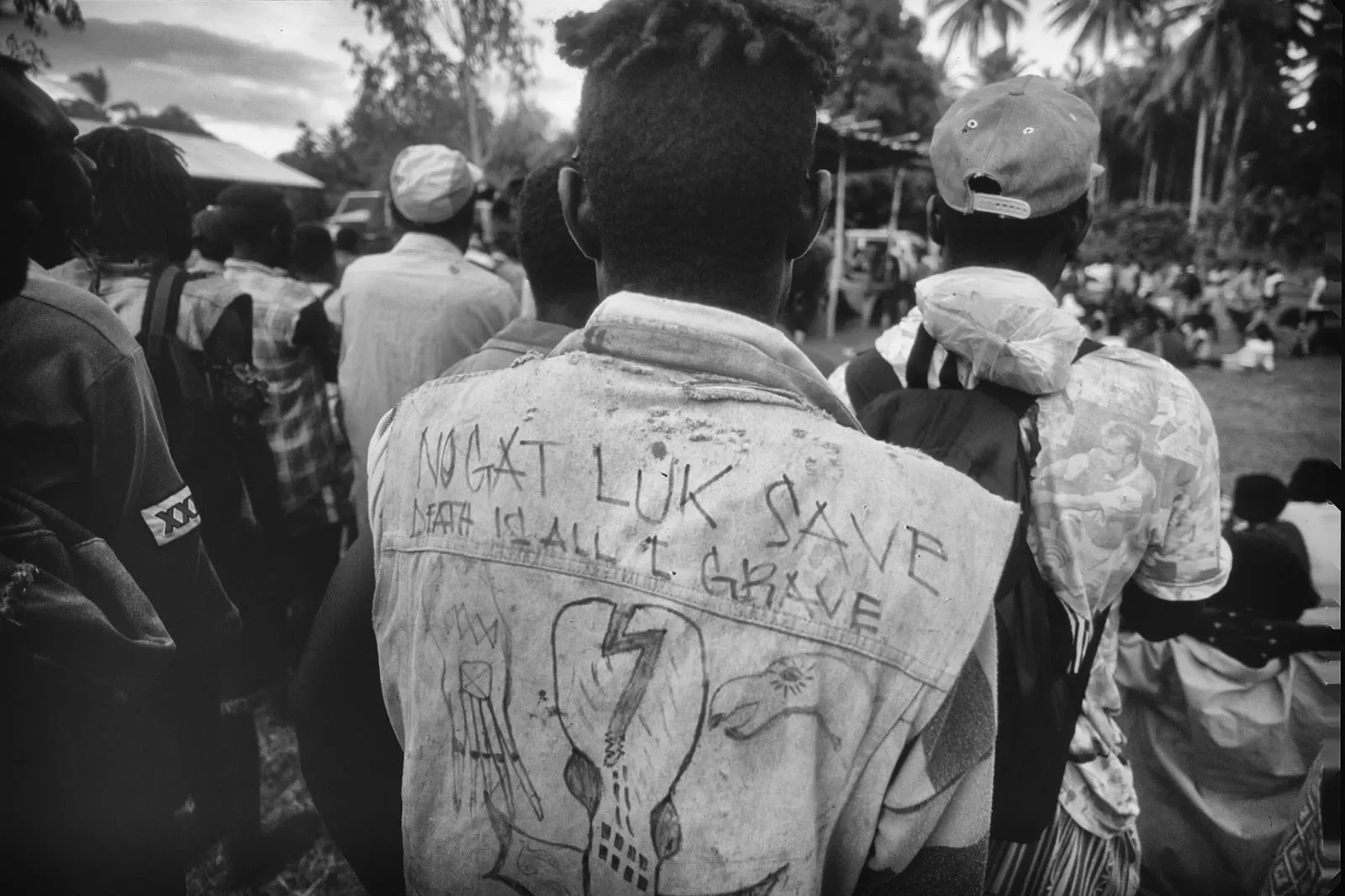 BreakingBowsAndArrows_Bougainville_PNG_MS35mm_36_PS.webp