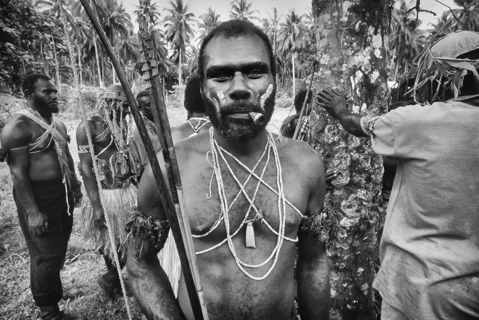 BreakingBowsAndArrows_Bougainville_PNG_MS35mm_48_PS_BW.webp