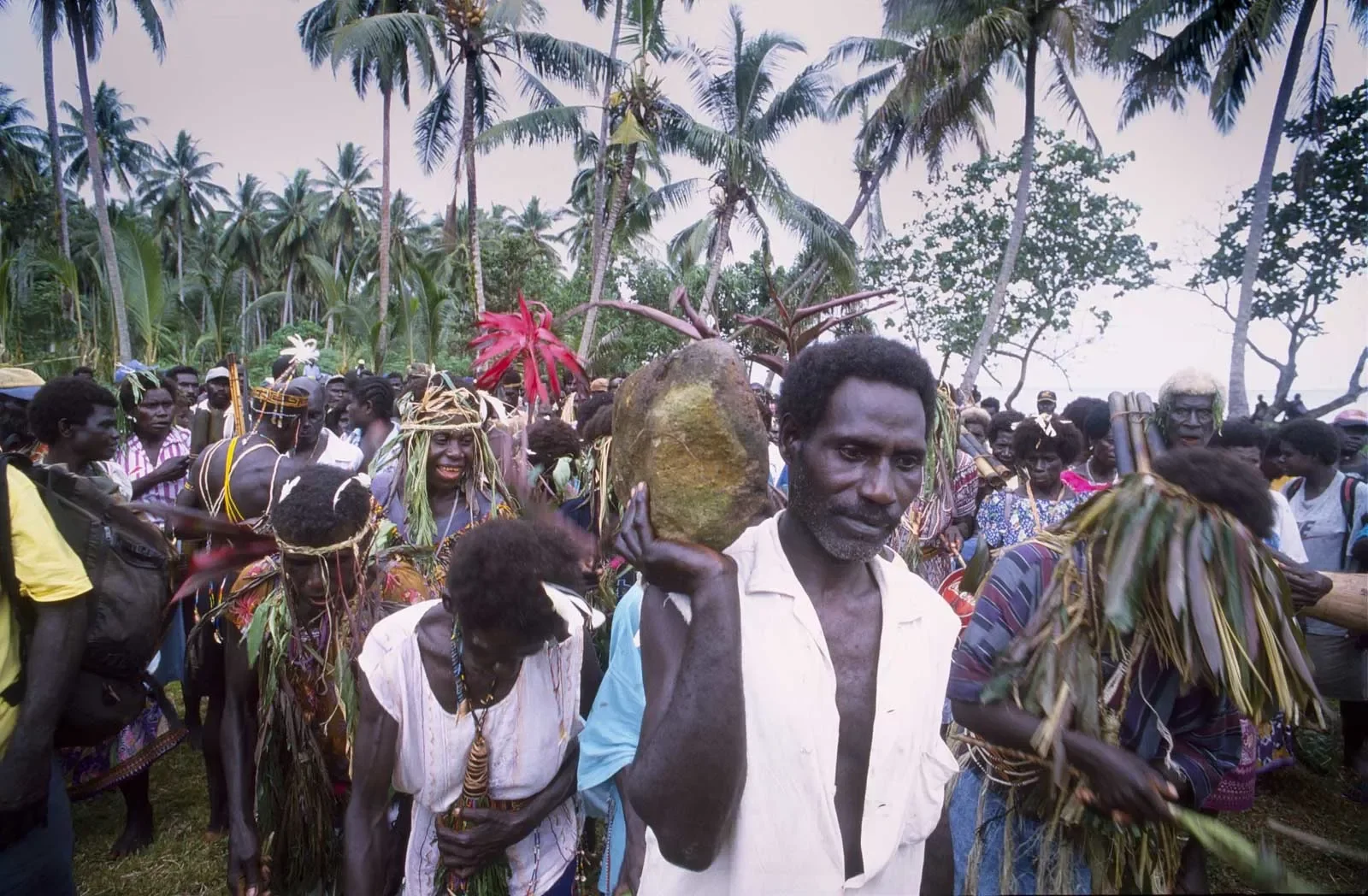 BreakingBowsAndArrows_Bougainville_PNG_MS35mm_56_PS.webp