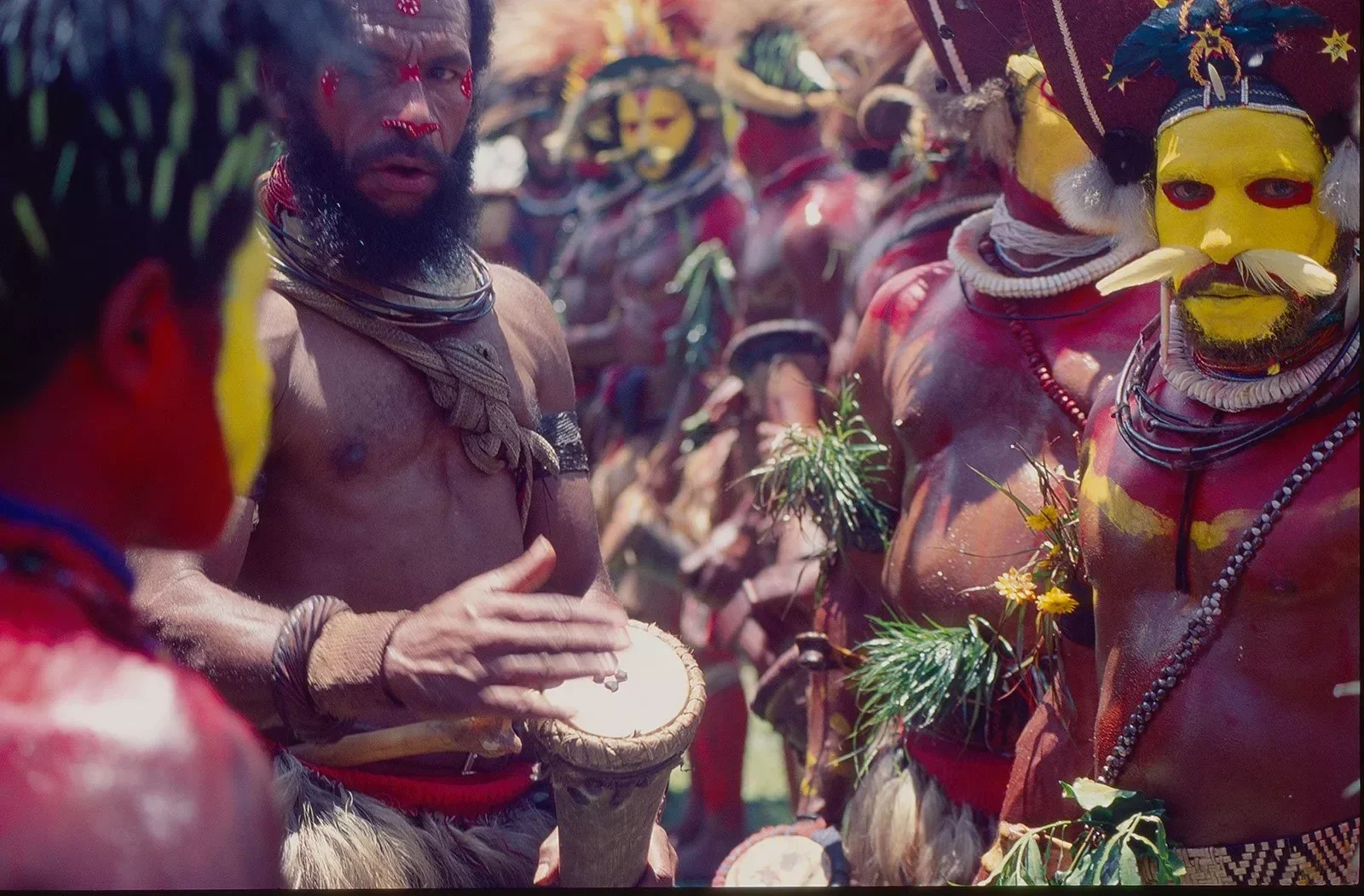 Goroka_Show_1984-1996_MS35mm_©LizThompson_524.webp