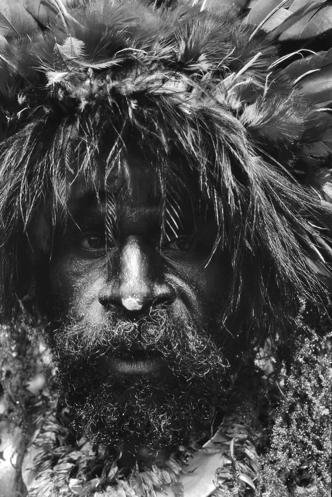 Goroka-Show-1984-1996_unmounted_©Liz-Thompson_19bw.webp