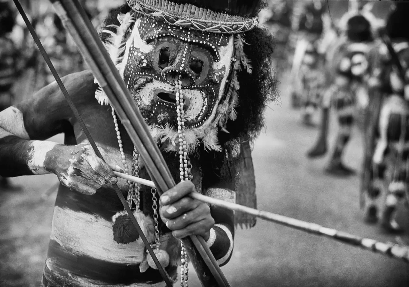 Goroka-Show-1984-1996_unmounted_©Liz-Thompson_56bw.webp