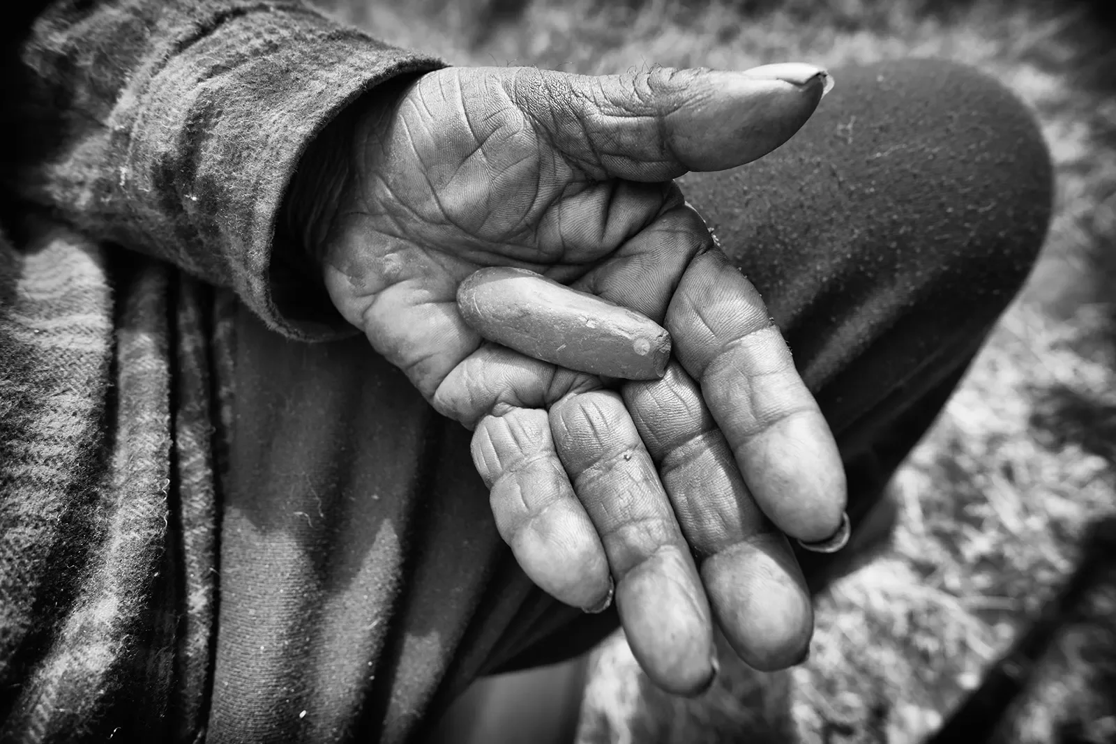 Ngangkari_4_DSC_08962_BW-copy.webp