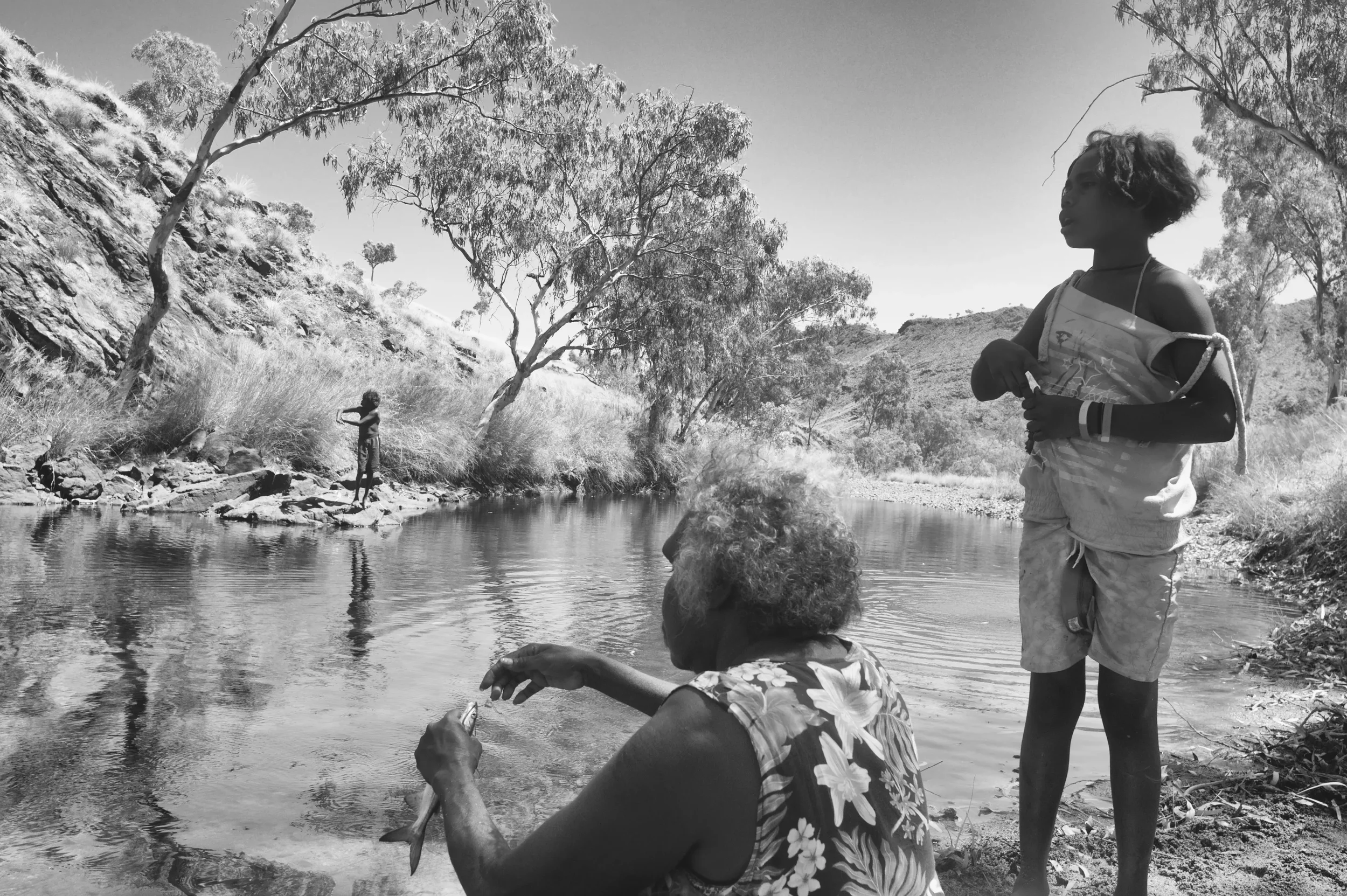 Walking-in-Purnululu-Park-with-Shirley-Drill-and-her-family-Kimberley-WA-982000-02-062000.webp