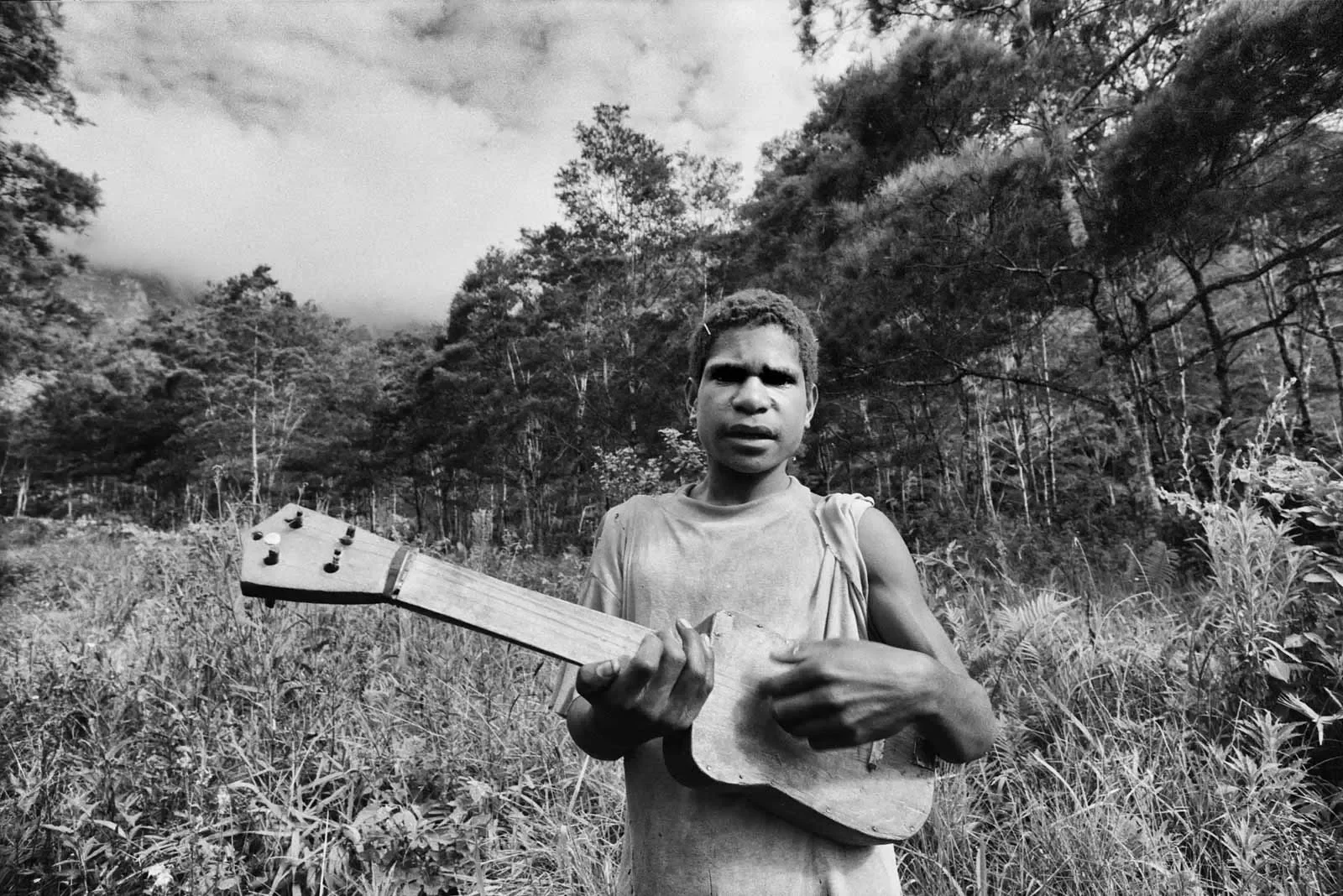 West_Papua_BW35mm__©Liz-Thompson_32.webp