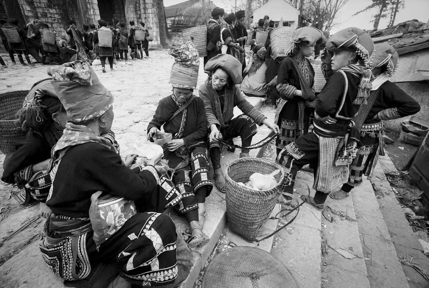 Bac_ha_Markets_Vietnam_1996_35mmBW_48.webp