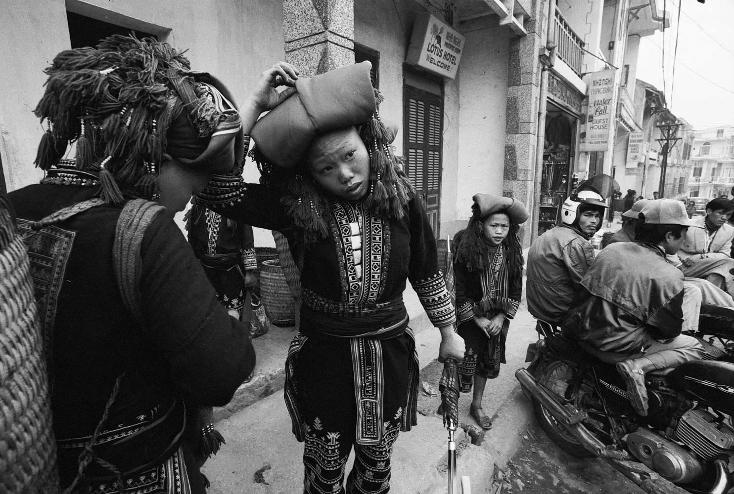 HmongCommunity_Sapa_Vietnam_1996__BW35mm_15.webp