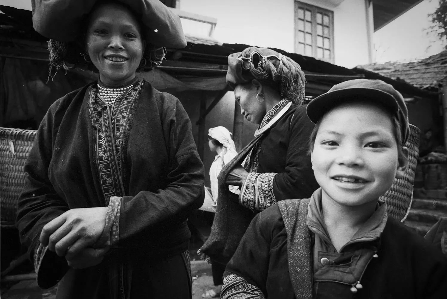 HmongCommunity_Sapa_Vietnam_1996_35mmBW_18.webp